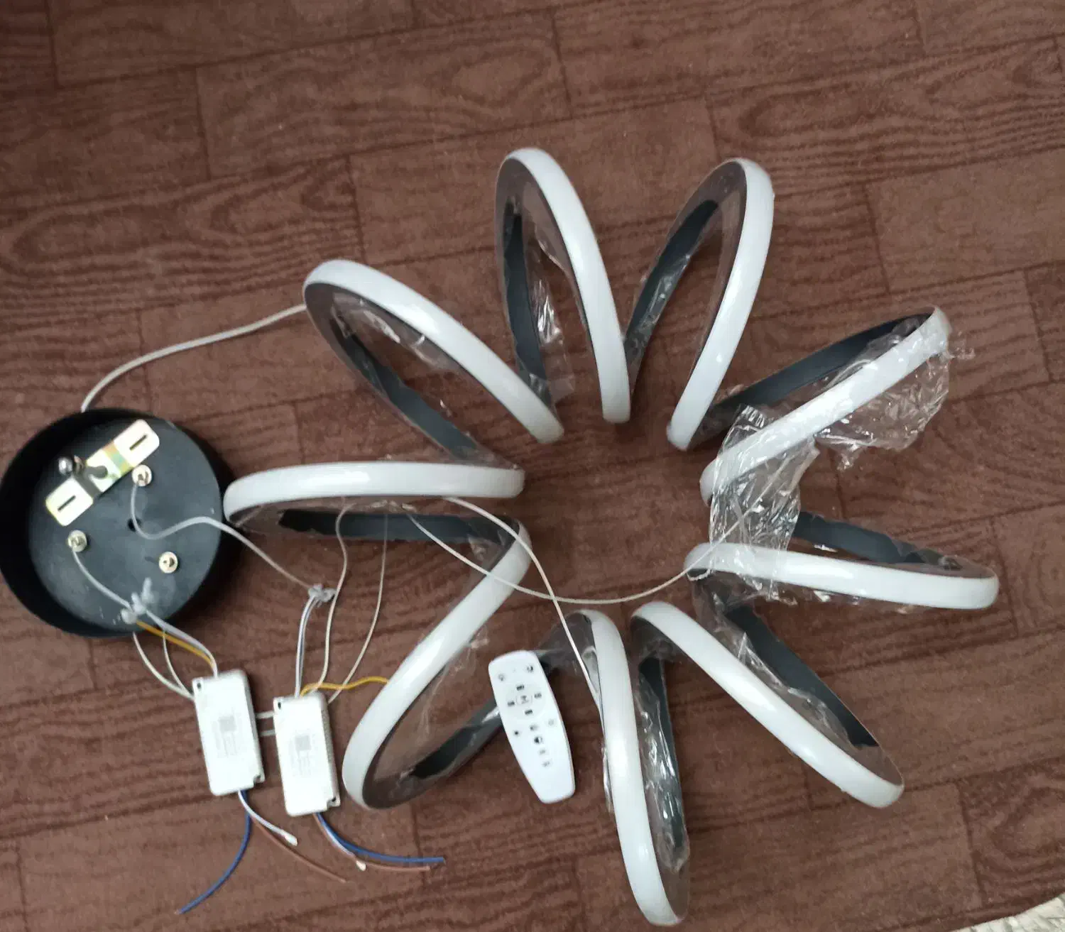 لوستر نواری نو استفاده نشده دو عدد باهم|لوستر و چراغ آویز|محلات, |دیوار