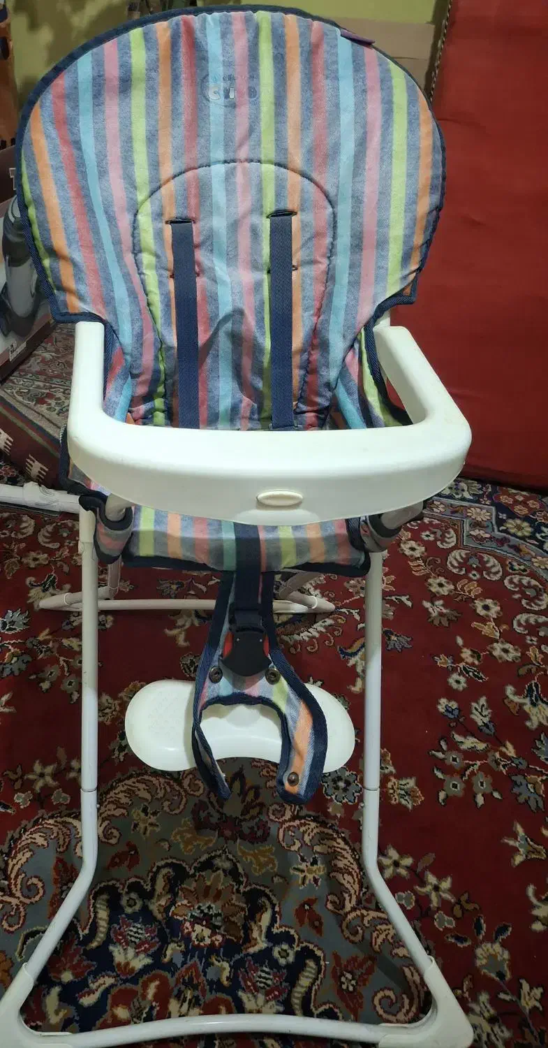 صندلی غذای‌ کودک|تخت و صندلی بچه|شاهین‌شهر, بنیاد ازدواج|دیوار