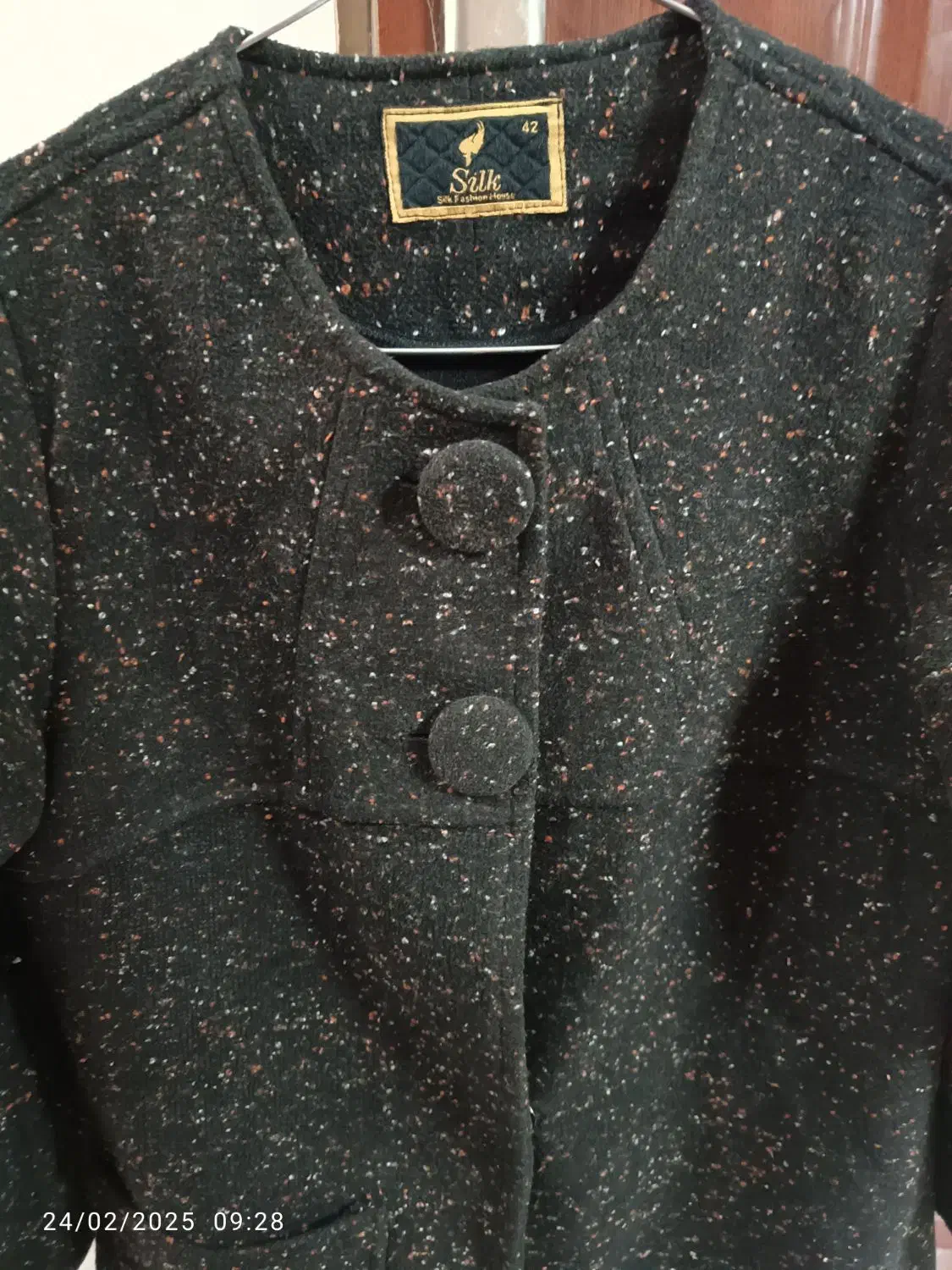 پالتو فوتر|لباس|ری, دیلمان|دیوار