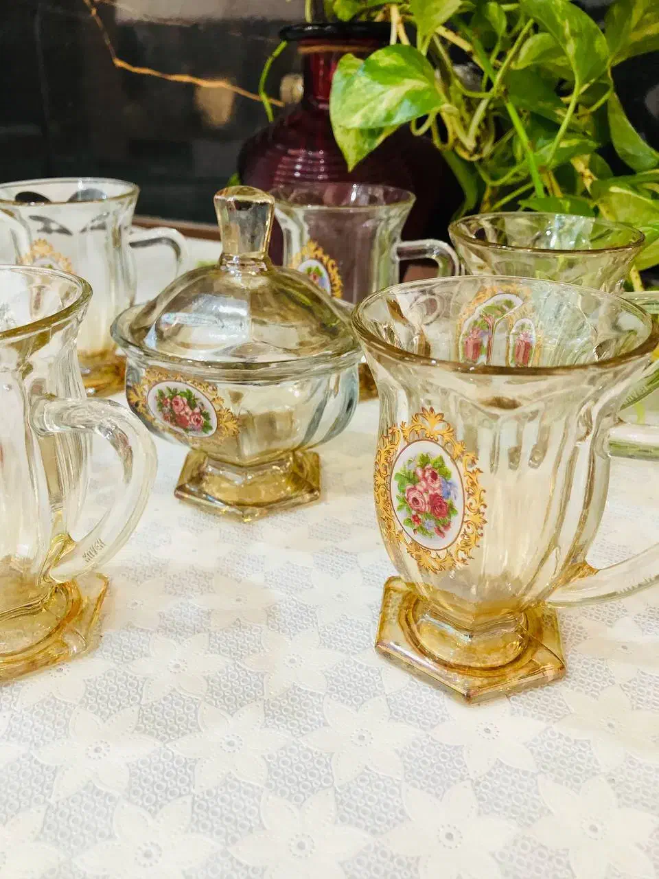 دو دست لیوان چای خوری پایه دار با دو عدد قندان ست|ظروف سرو و پذیرایی|تهران, آبشار|دیوار