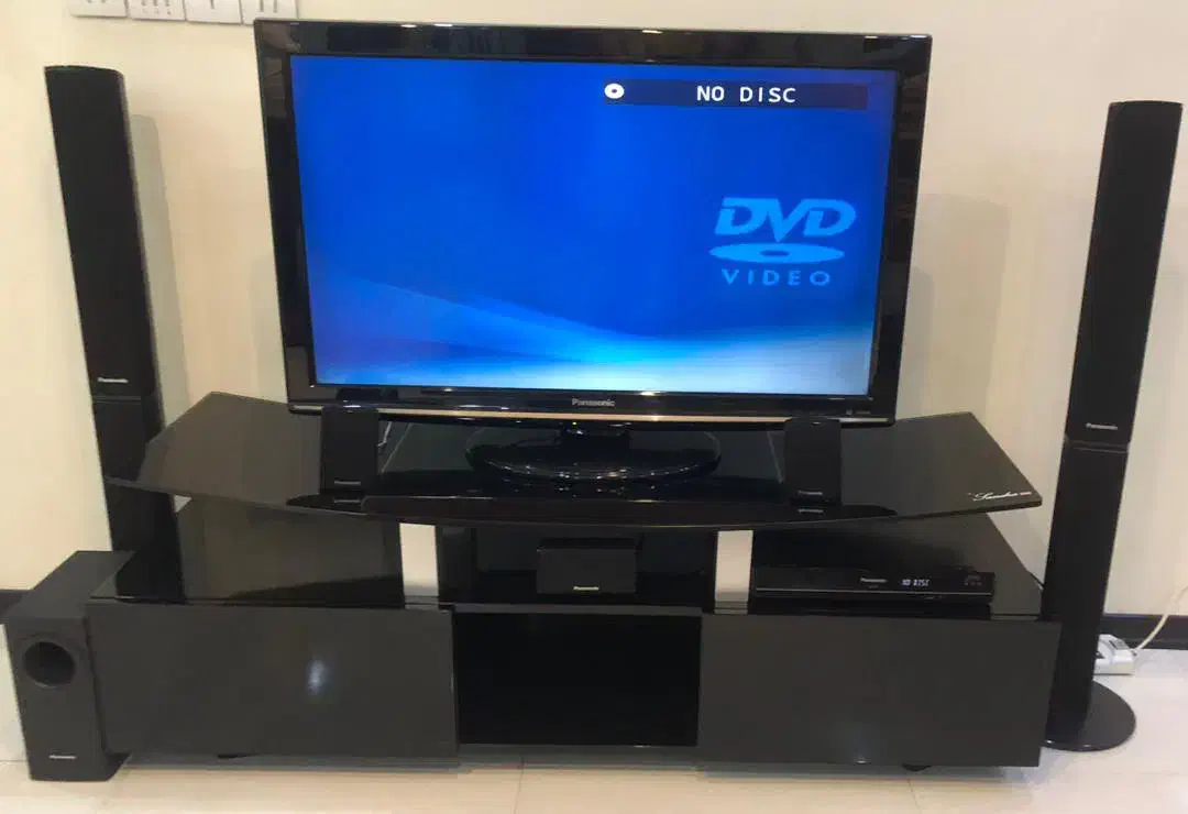 تلویزبون پاناسونیک به همراه سینما خانگی و میز|تلویزیون و پروژکتور|تهران, سلسبیل جنوبی|دیوار