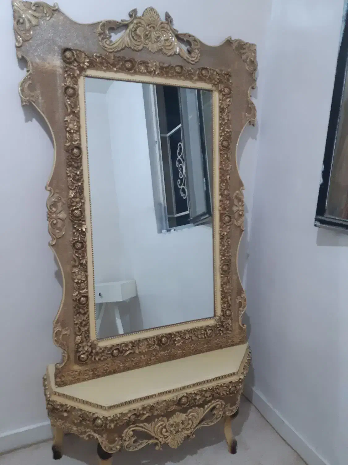 آینه رومیزی|آینه|قدس, شهرقدس|دیوار