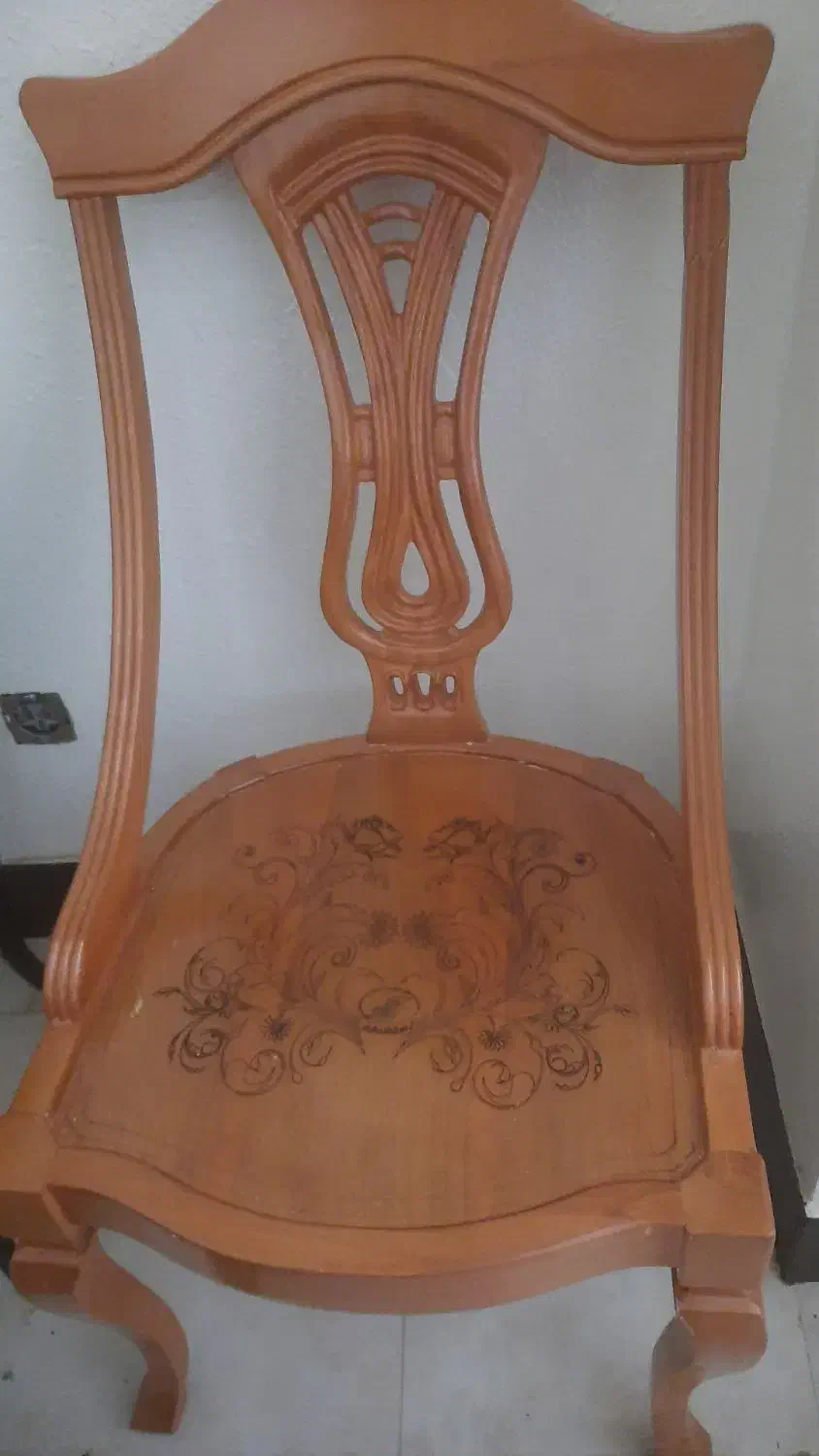 میز نهار خوری ۶ نفره با ۴ صندلی منبت کاری|میز و صندلی غذاخوری|شاهین‌شهر, عطار|دیوار