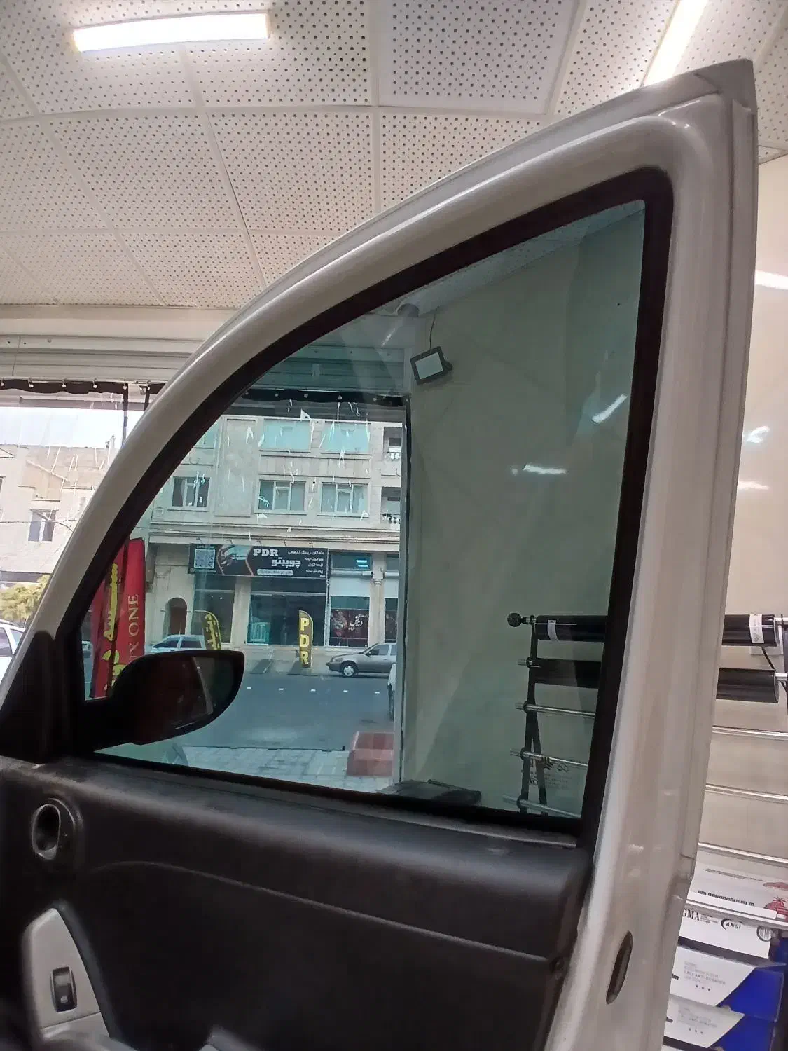 نصب شیشه دودی|خدمات موتور و ماشین|اسلامشهر, باغ فیض|دیوار