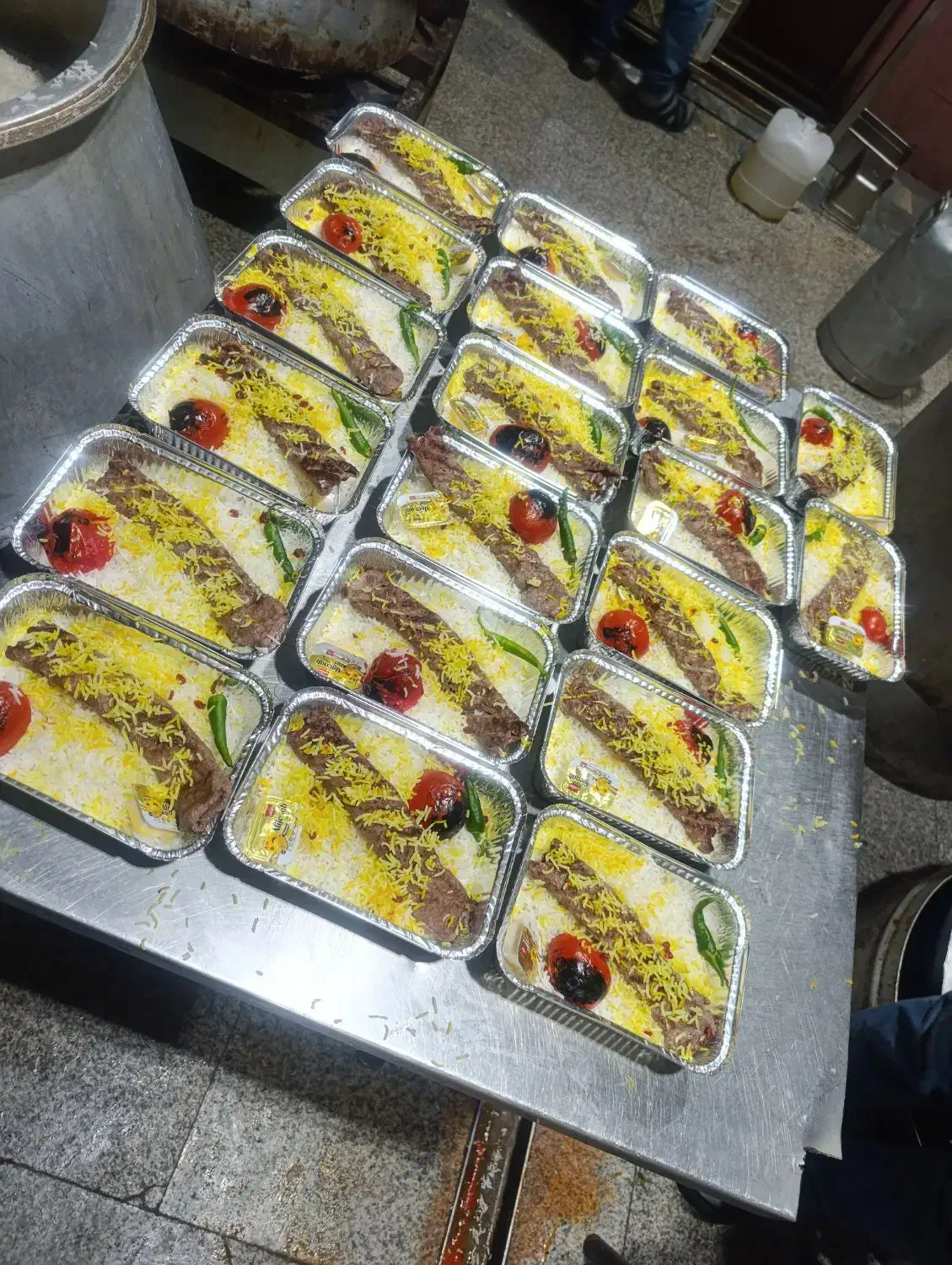 باسلام یک همکار آقا نیازمندیم|استخدام خدمات فروشگاه و رستوران|تبریز, |دیوار