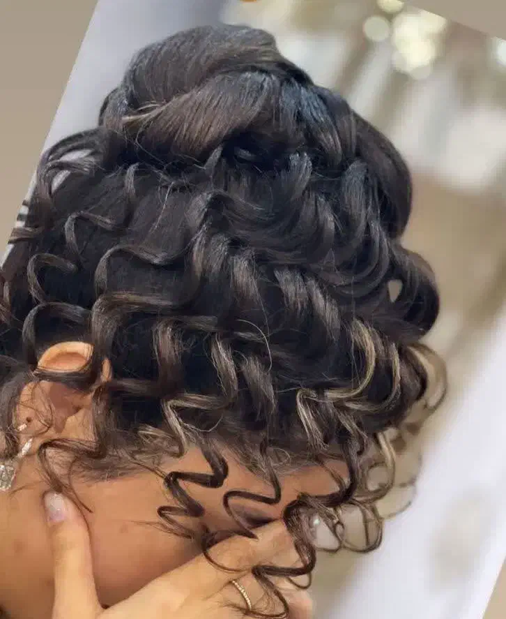 شنیون‌کار حرفه‌ای‌درصدی اموزش.اماده‌همکاری‌باسالن|خدمات آرایشگری و زیبایی|مشهد, ایثار|دیوار