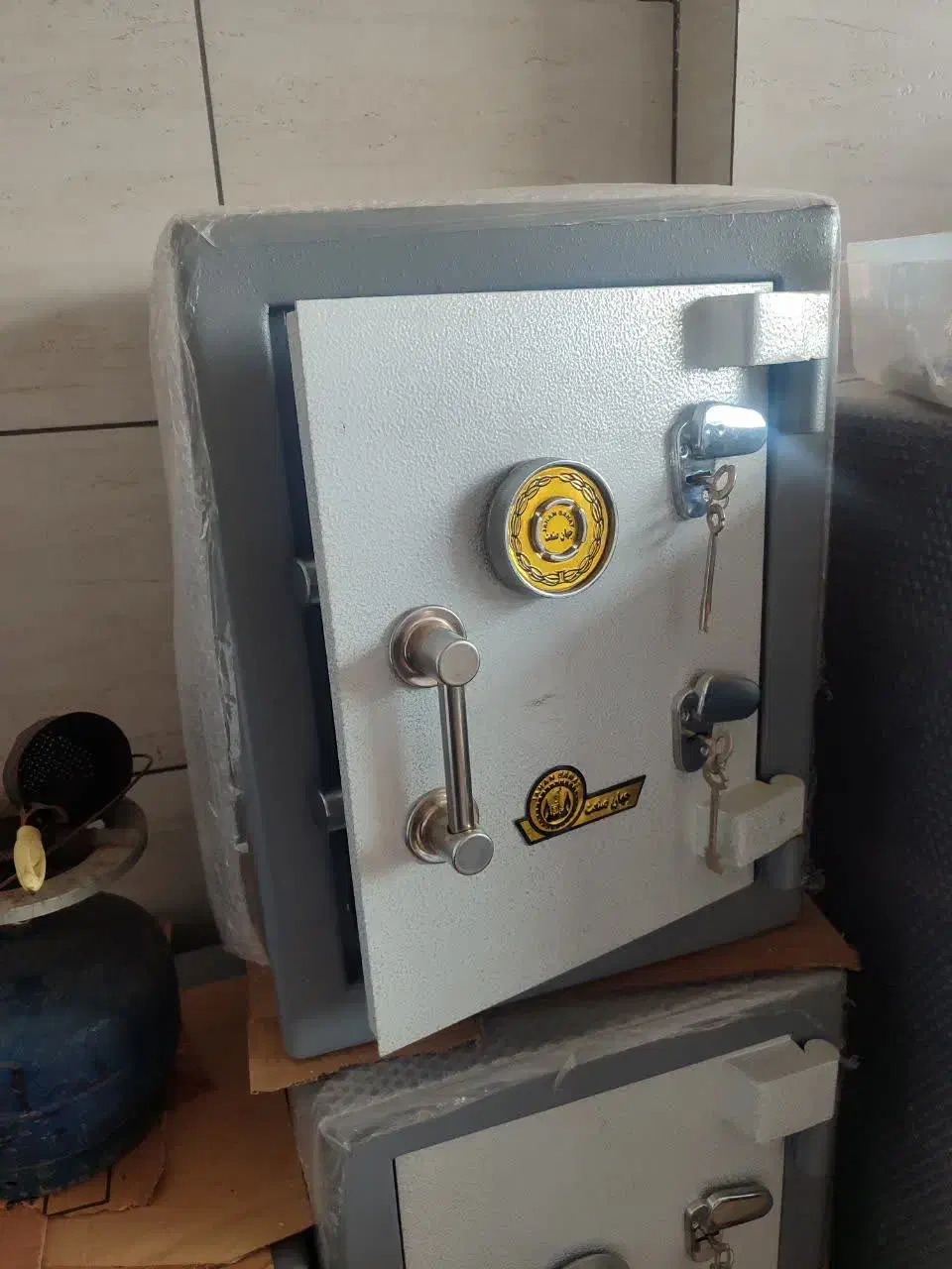 پخشو فروش انواع قفل . گاوصندوق و رمز|ابزارآلات|صومعهسرا, |دیوار