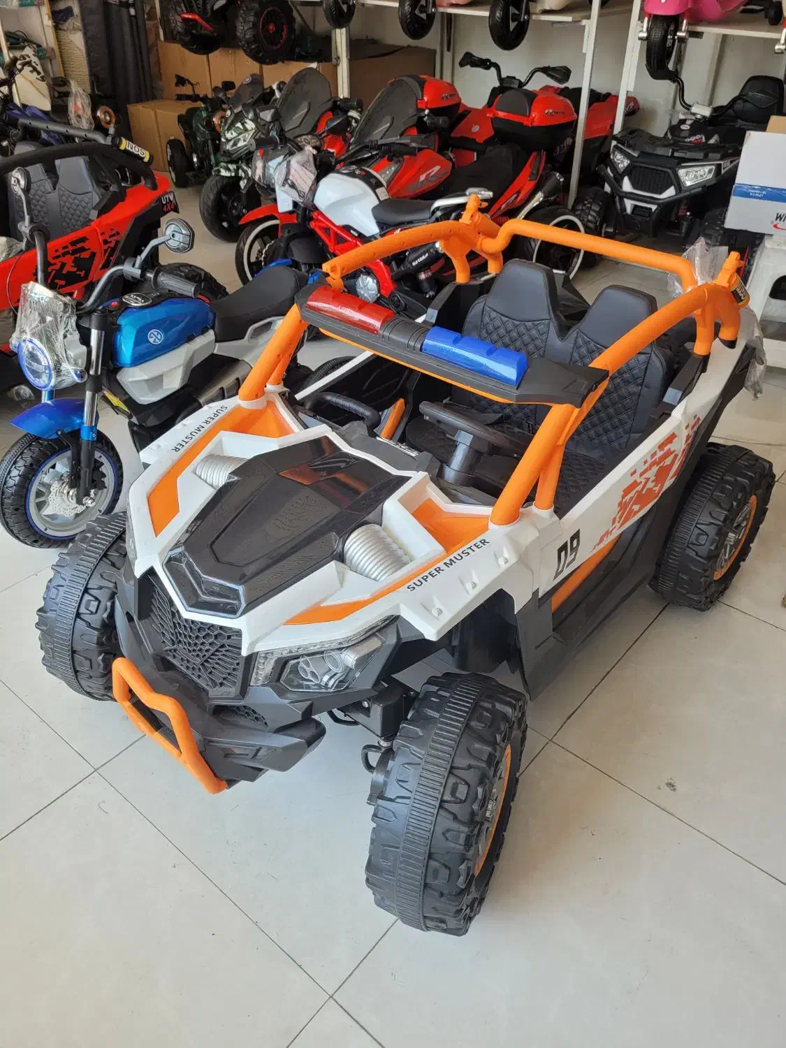 مونتاژ آنی//فروش موتور و ماشین کنترول دار|اسباببازی بچه|قزوین, |دیوار