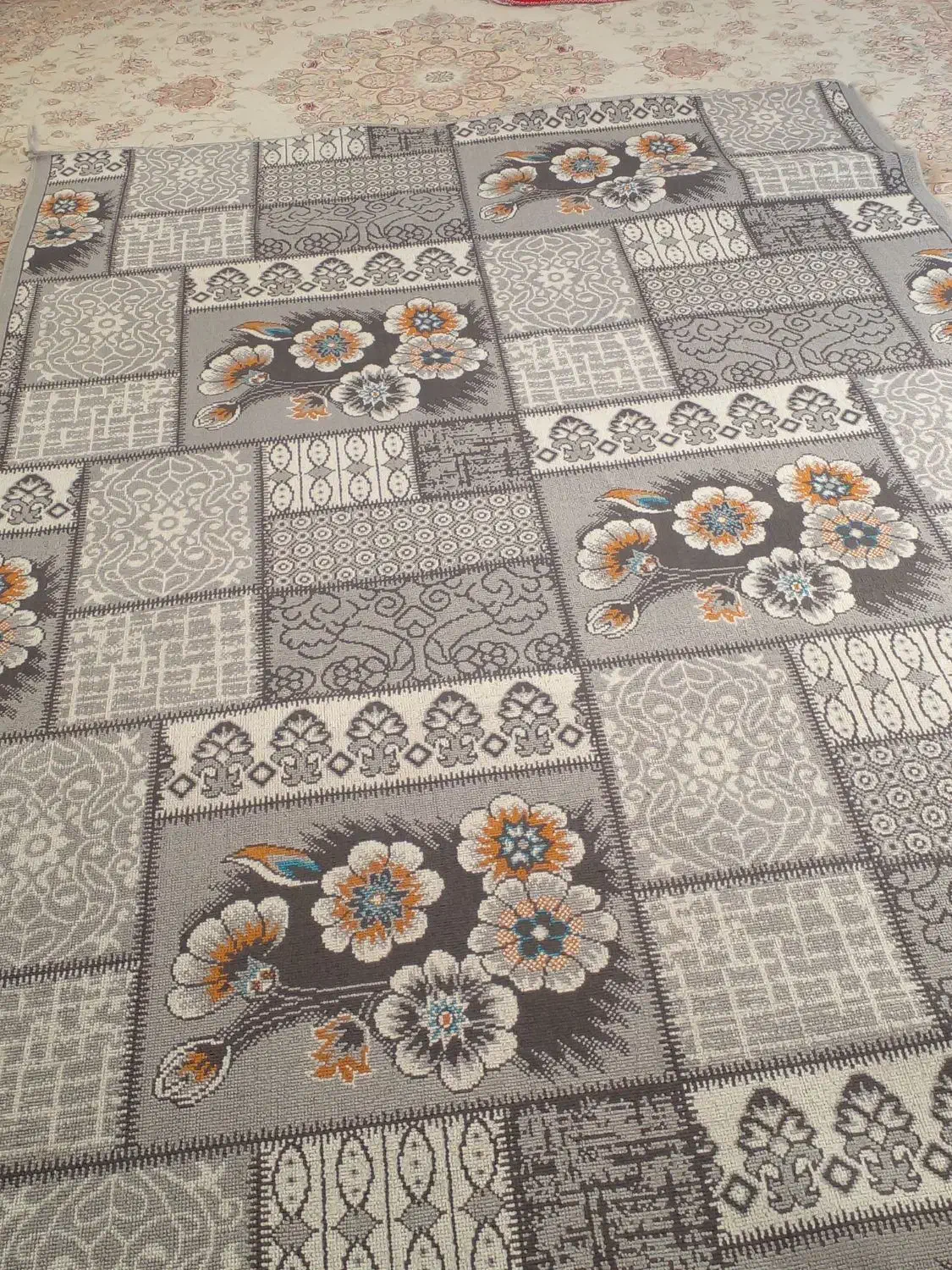 باسلام یک عددفرش ۴ متری فروش میرسد|فرش|گوراب زرمیخ, |دیوار