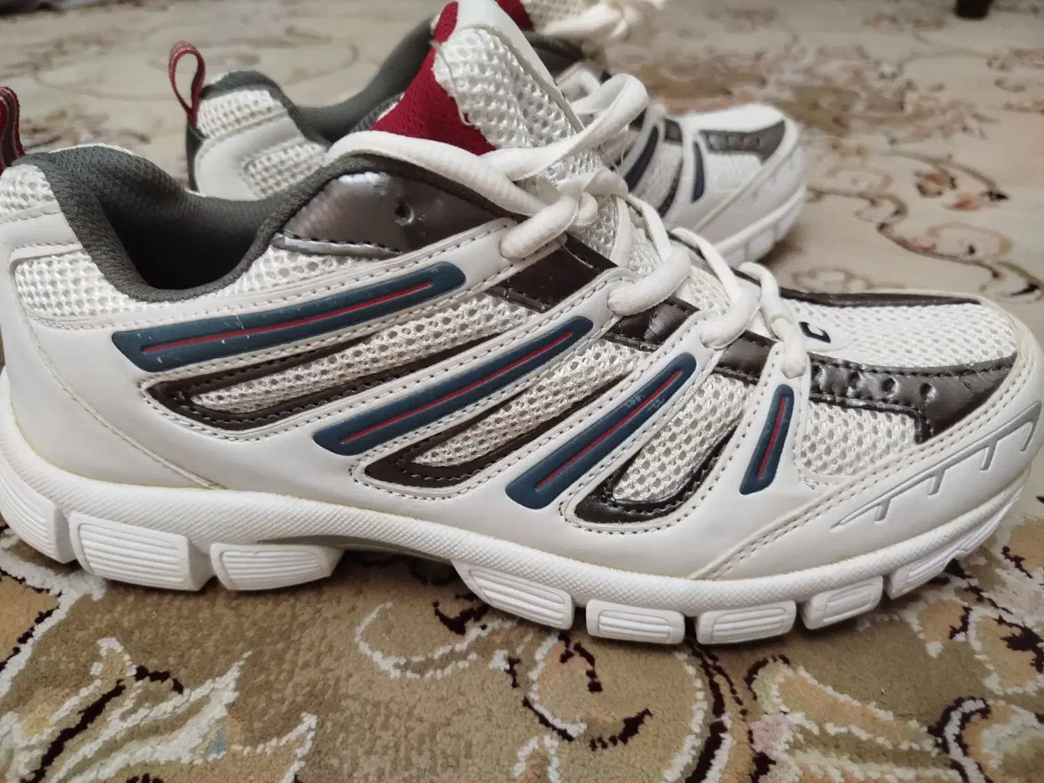 کتونی اصل خارجی سایز ۴۴|کیف، کفش، کمربند|تهران, افسریه شمالی|دیوار