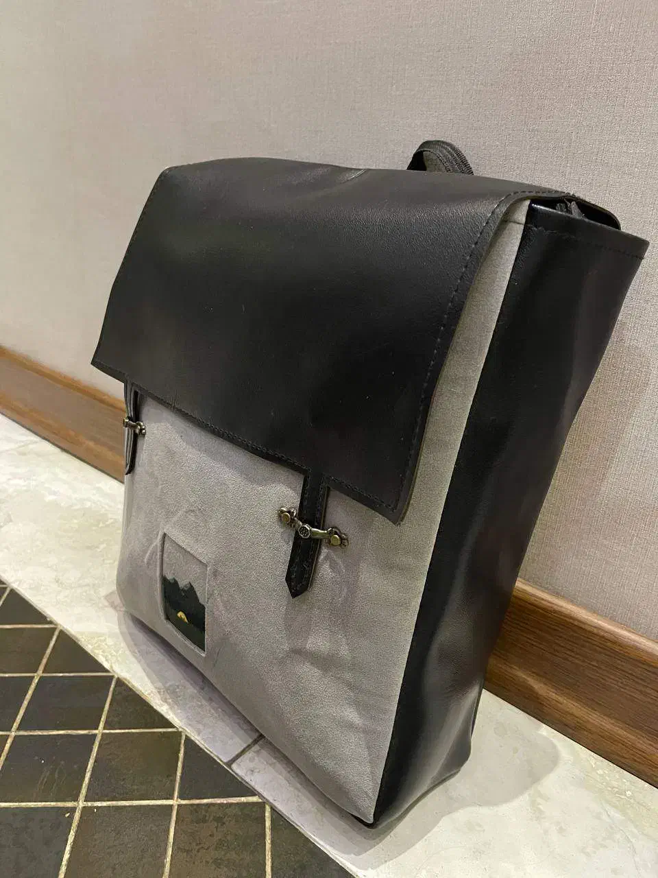 دو عدد کوله|کیف، کفش، کمربند|رشت, معلم|دیوار