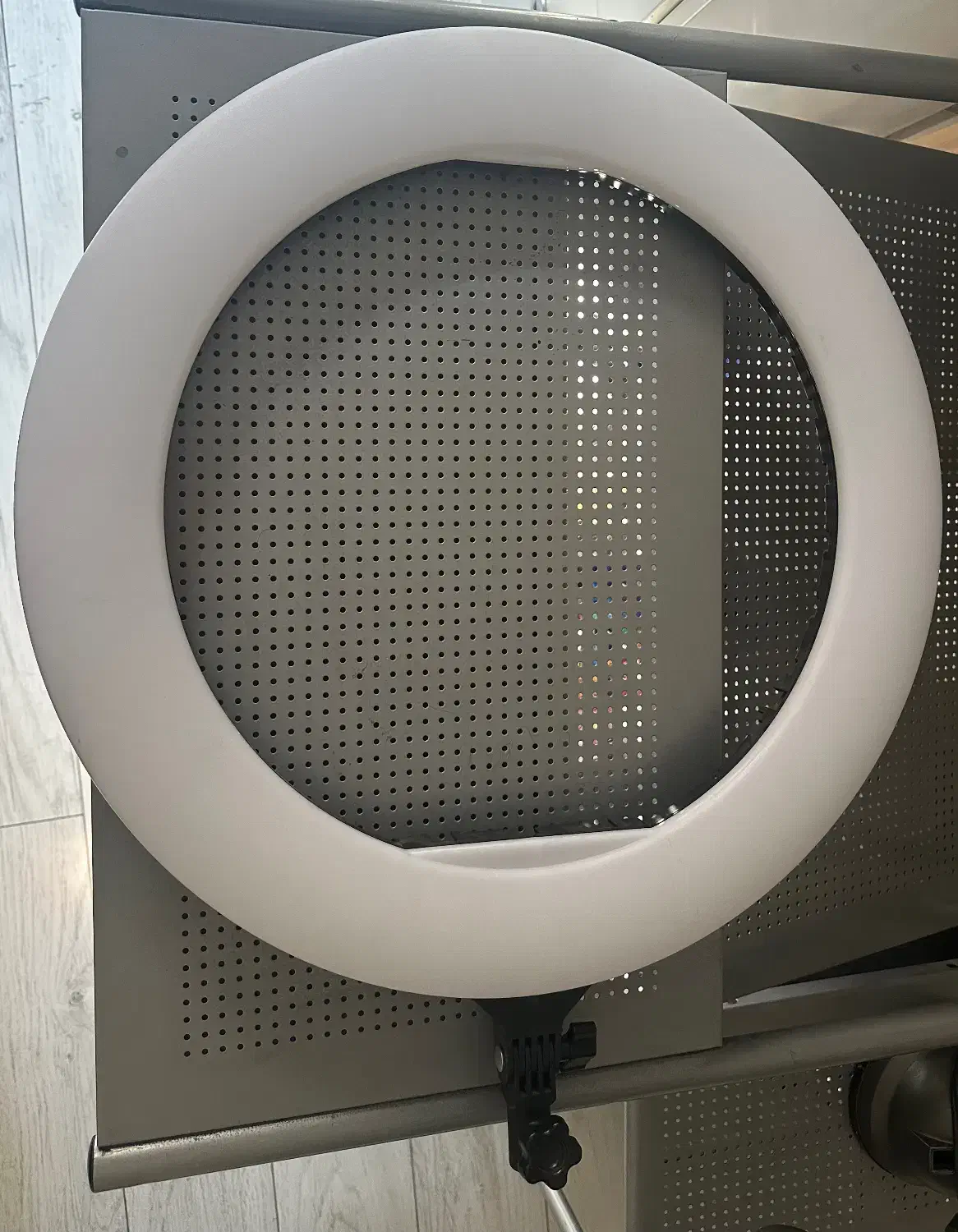 رینگ لایت  سی یرا همراه با سه پایه و کنترل فن نو|دوربین عکاسی و فیلم‌برداری|تهران, هروی|دیوار