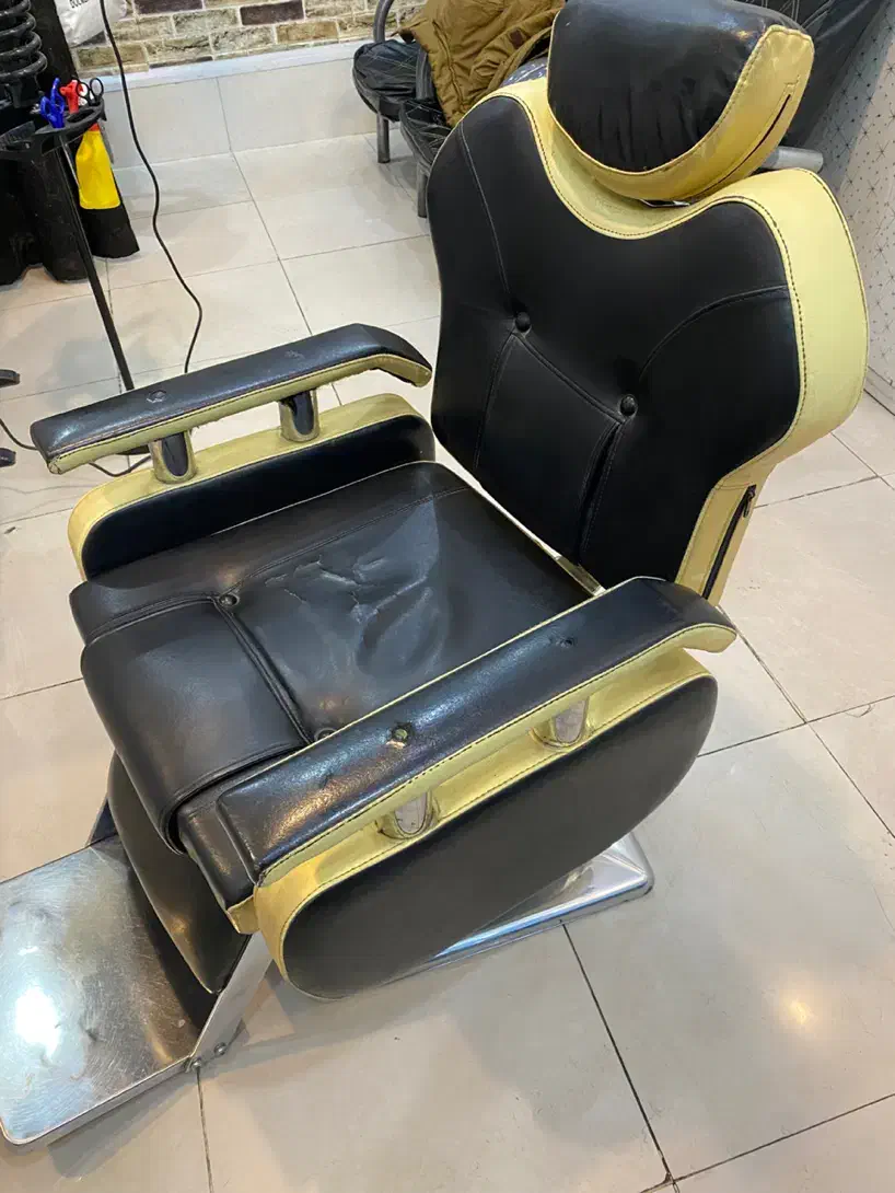 صندلی اصلاح|آرایشگاه و سالن‌های زیبایی|قم, شهید صیاد شیرازی|دیوار