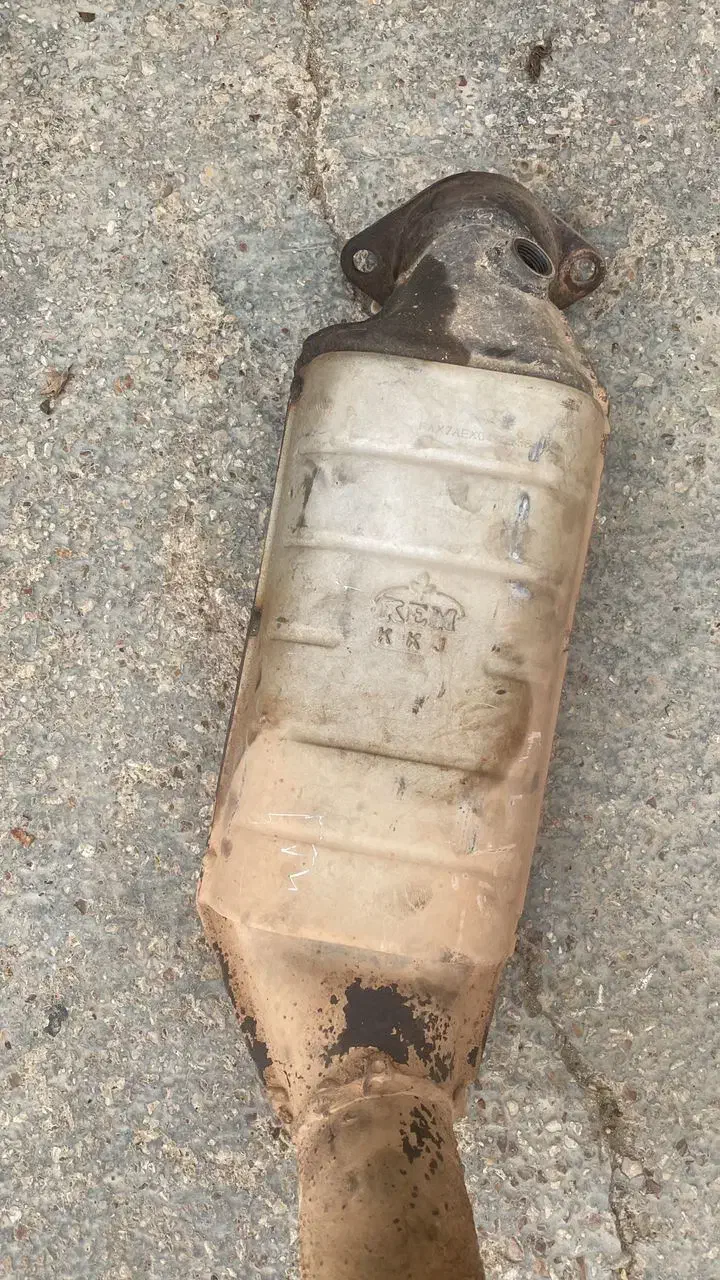 اگزوز|قطعات یدکی و لوازم جانبی|شیراز, گلشن|دیوار