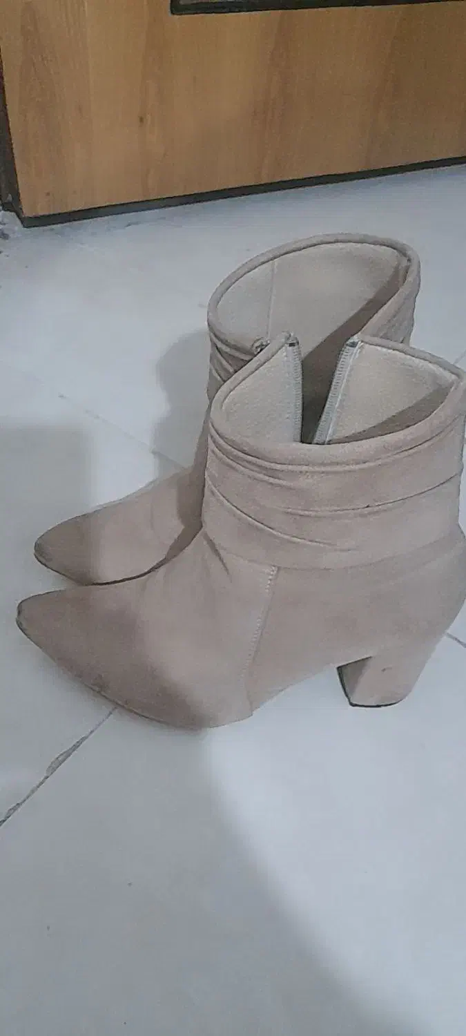 نیم بوت شیک وزیبا|کیف، کفش، کمربند|یاسوج, |دیوار