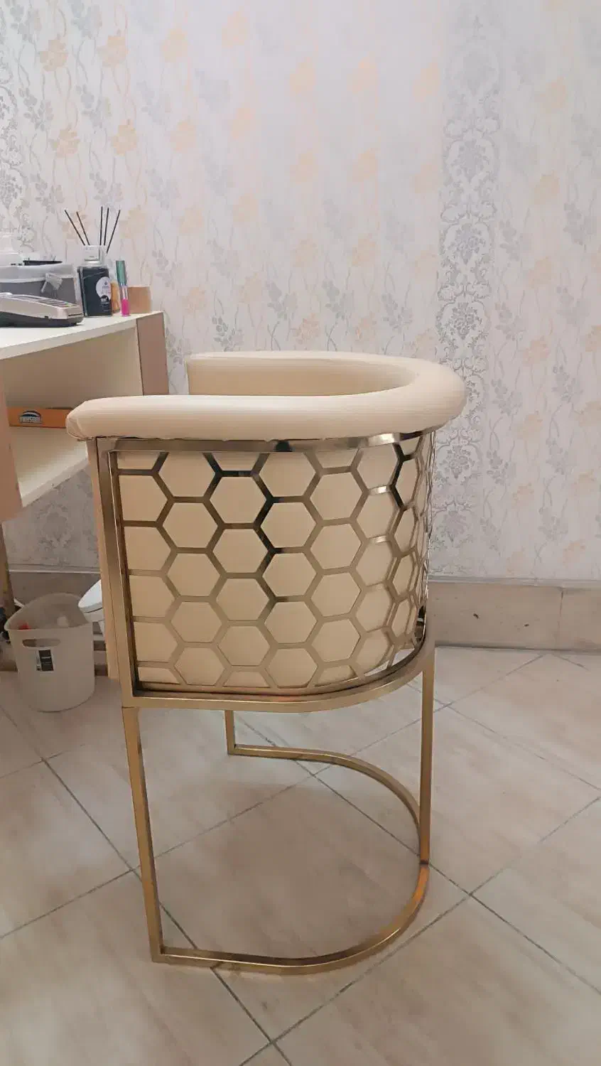 میز ناخن|آرایشگاه و سالن‌های زیبایی|بیرجند, |دیوار