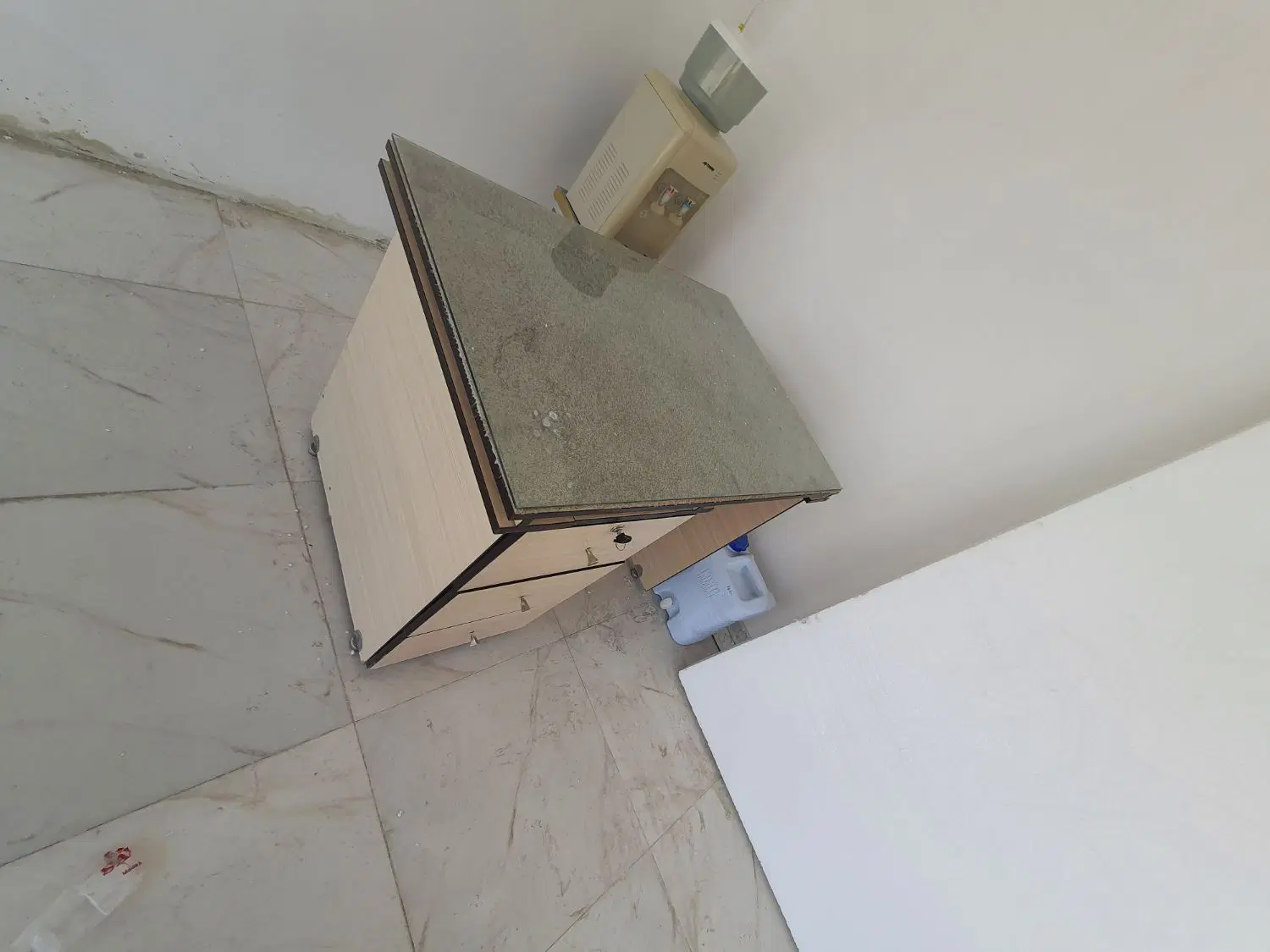 میز|مبلمان اداری|برازجان, |دیوار