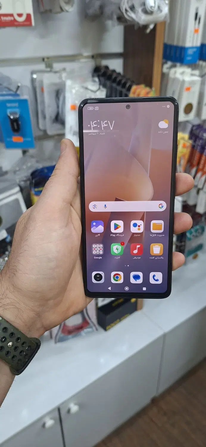 not 12 pro|موبایل|کاشان, کارگر|دیوار
