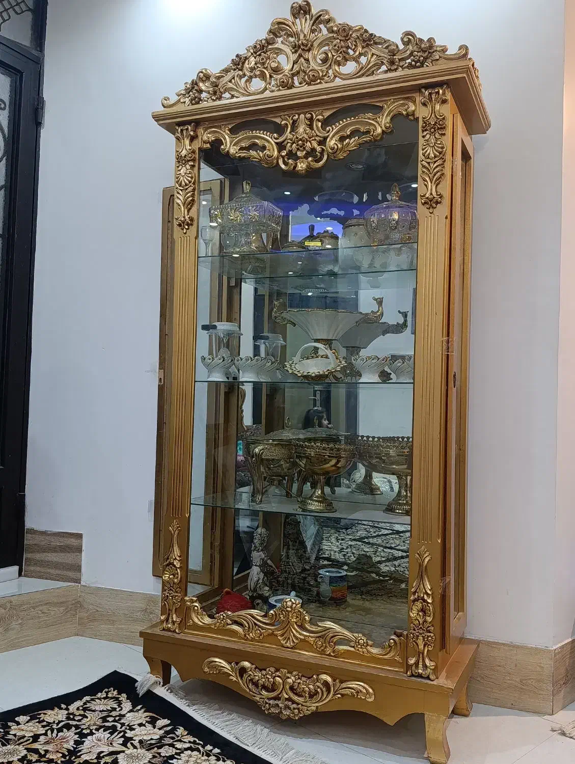 بوفه سلطنتی|بوفه، ویترین، کنسول|فیروزآباد (فارس), |دیوار