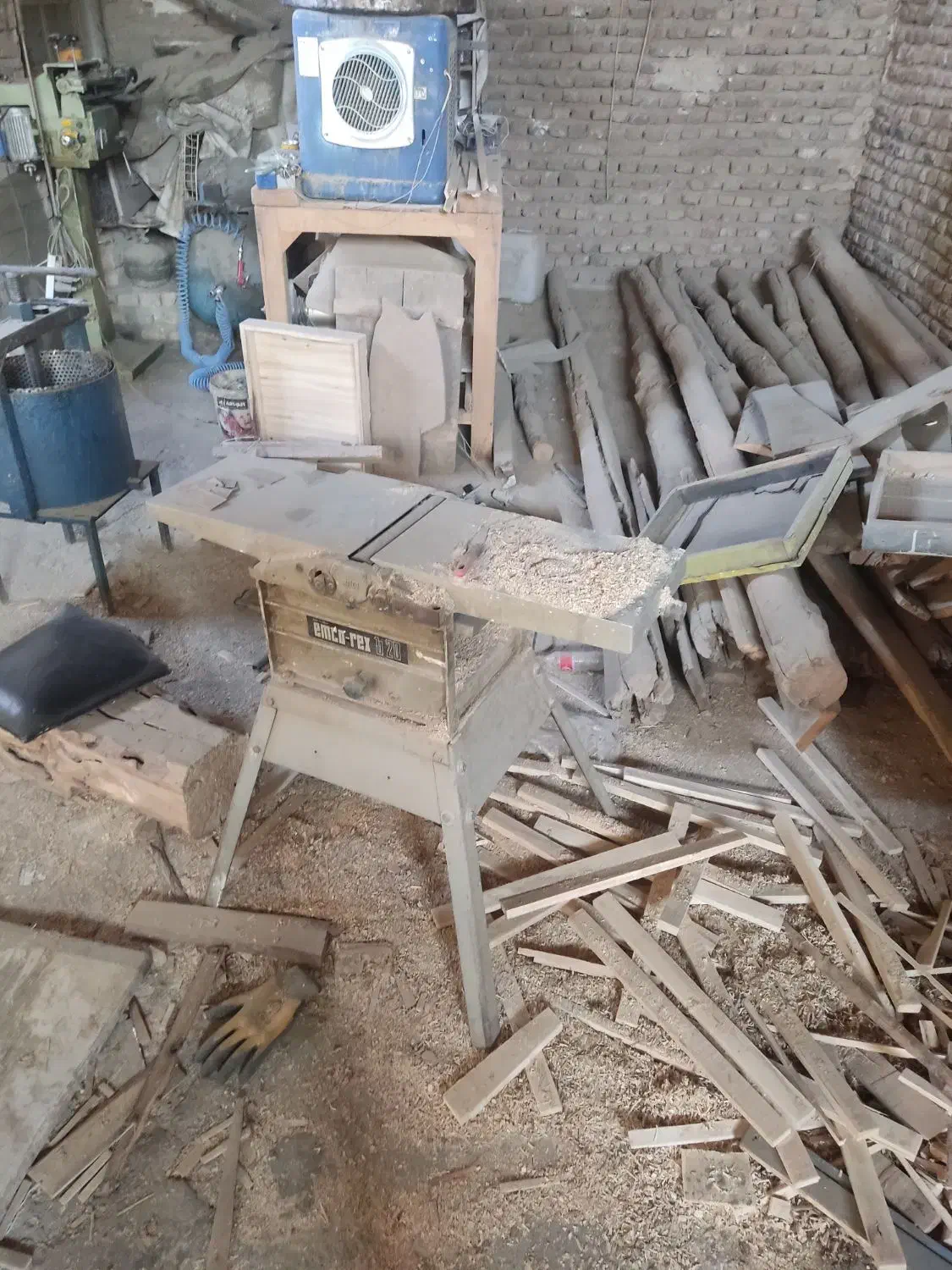 رنده گندگی|ابزارآلات|نیشابور, عطار|دیوار