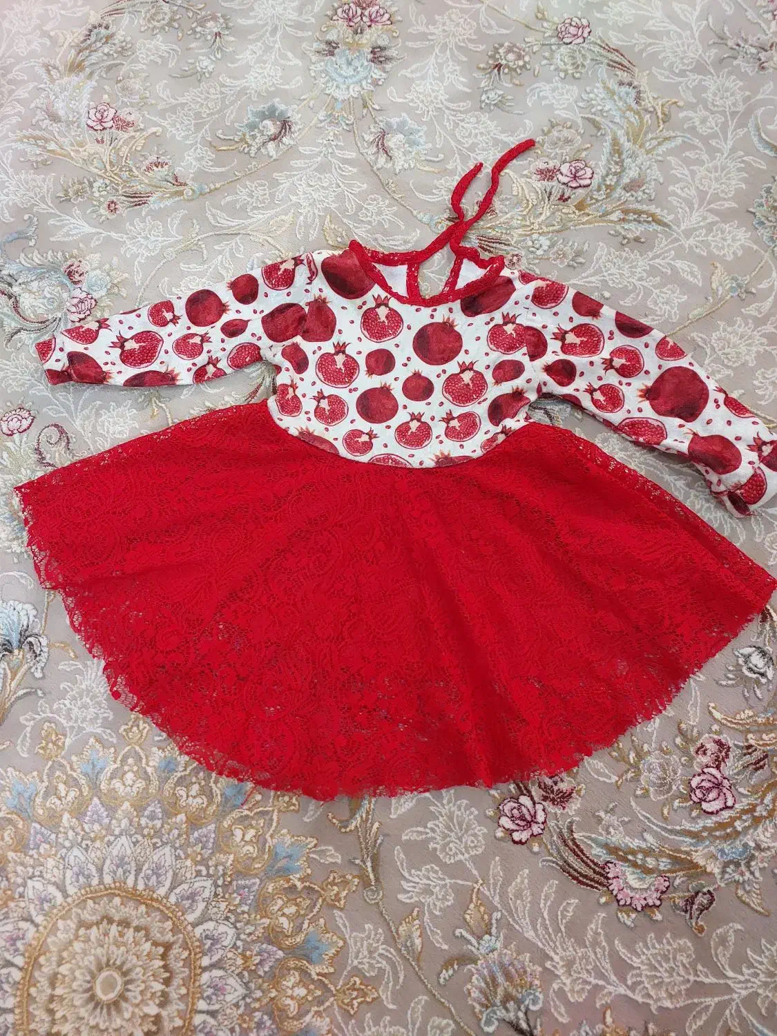 لباس یلدایی نو و پوتین بچگانه سایز26|کفش و لباس بچه|شاهین‌شهر, شهرک سایت|دیوار