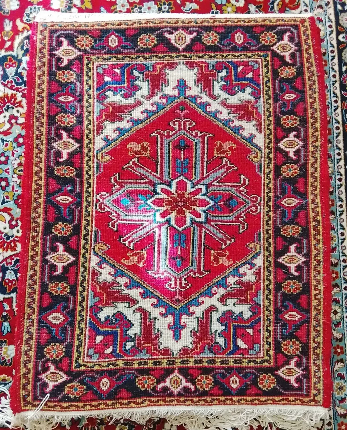 قالیچه دستباف هریس تبریز|فرش|فردیس, شهرک وحدت|دیوار