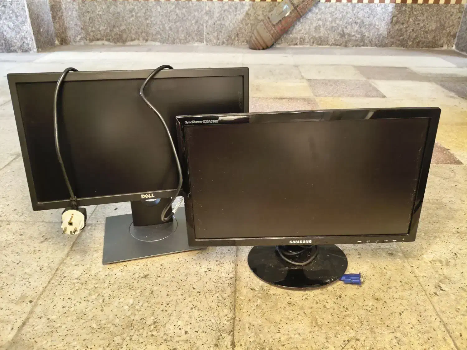 دو دستگاه مانیتور|قطعات و لوازم جانبی رایانه|قشم, |دیوار