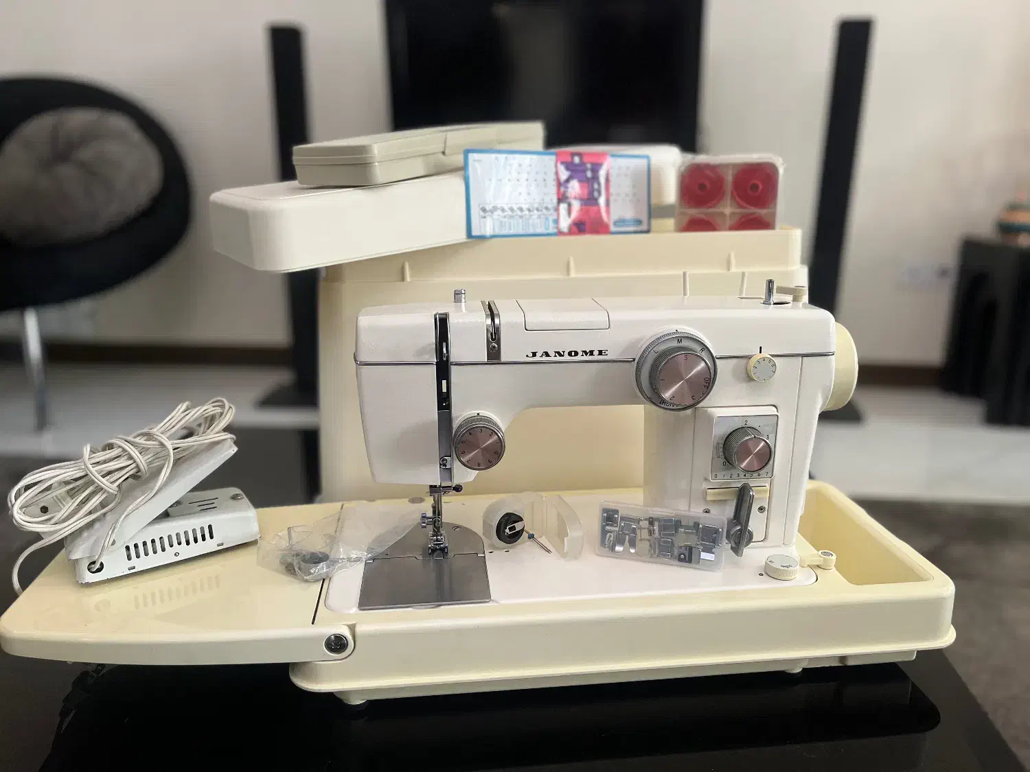 چرخ خیاطی ژانومه۸۰۲ بسیار تمیز درحد نو|چرخ خیاطی و ریسندگی|تهران, آهنگ|دیوار