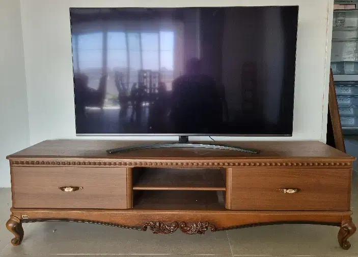 تلویزیون اصلی 55 اینچ LG ++ میز چوبی راش|تلویزیون و پروژکتور|شیراز, قدوسی غربی|دیوار