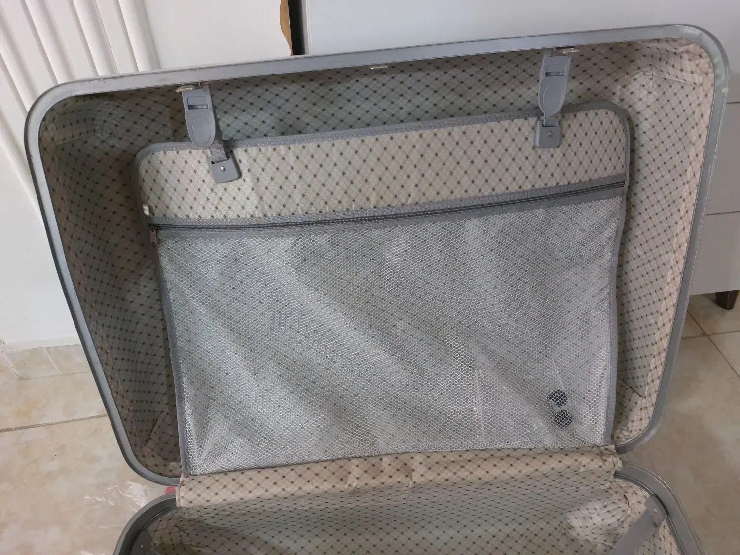 چمدان بزرگ ۷۰ در ۳۰|کیف، کفش، کمربند|رشت, چمارسرا|دیوار