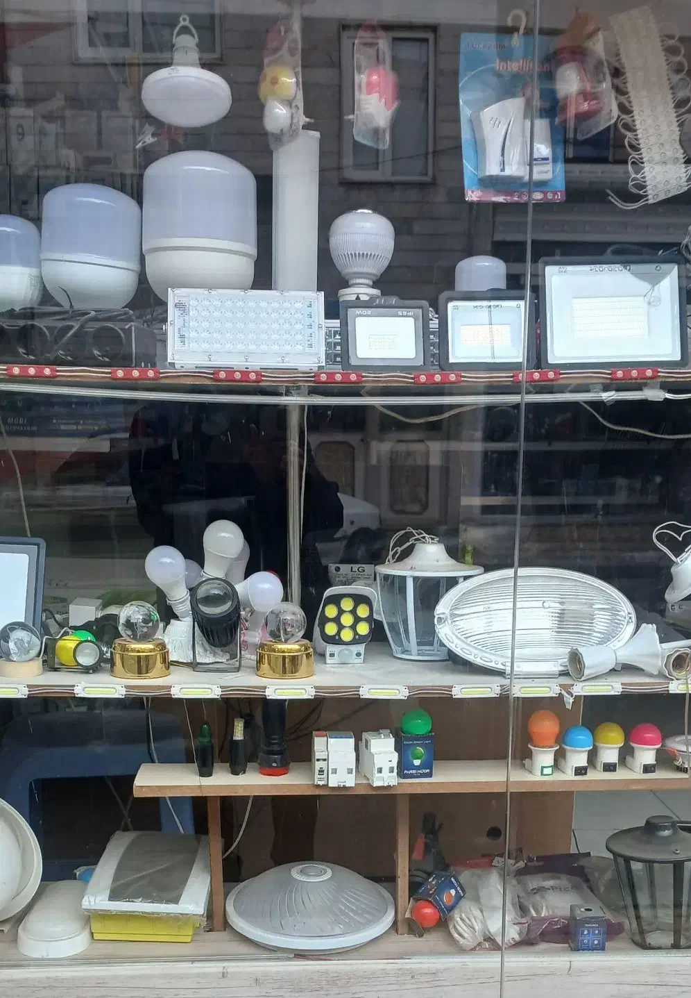 فروش فوری لوازم برق روشنایی الکتریکی|لامپ و چراغ|الوند, |دیوار