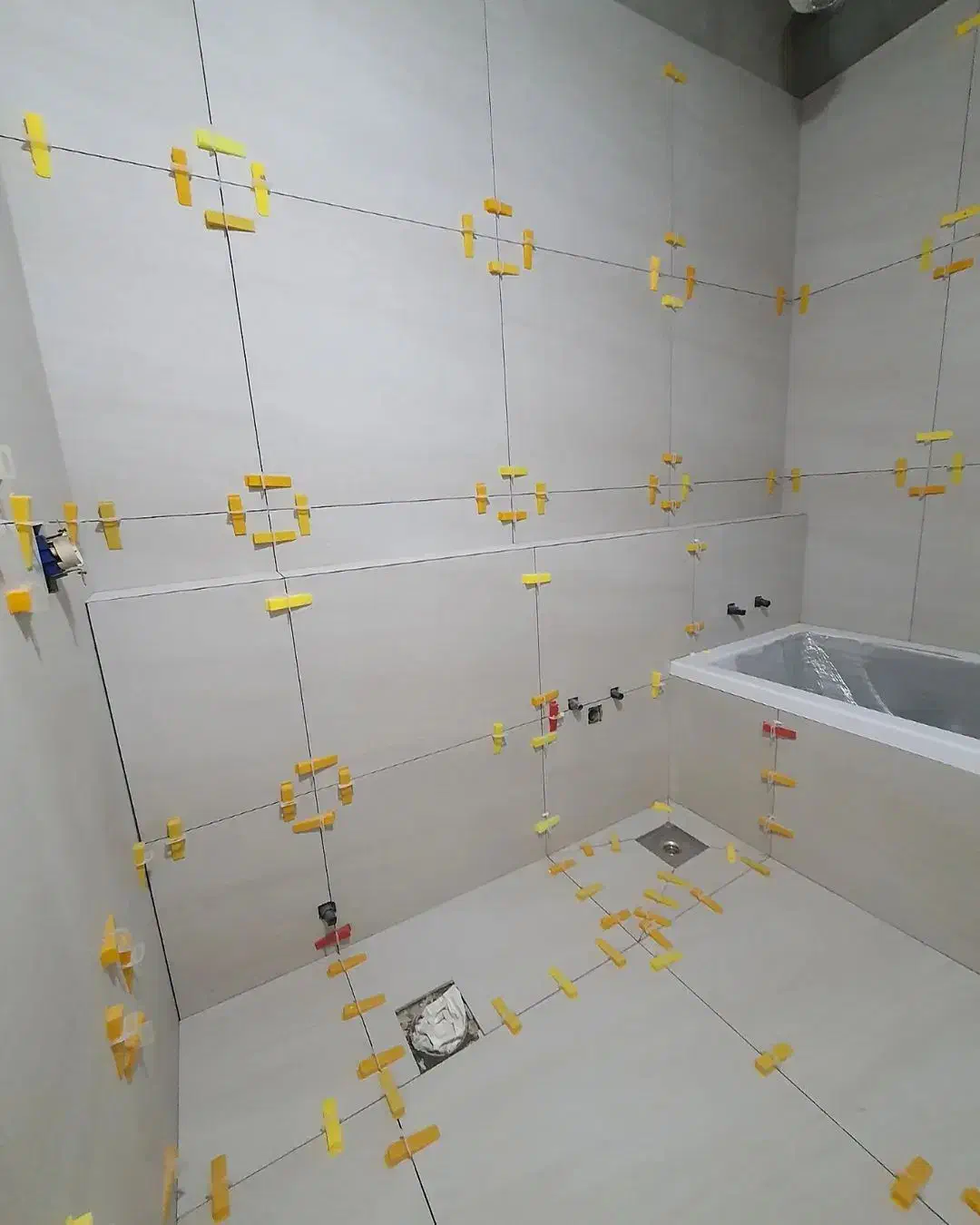 کاشی کار حاج رحمت کوهستانی با ده سال سابقه کار|استخدام معماری، عمران و ساختمانی|بندرعباس, |دیوار