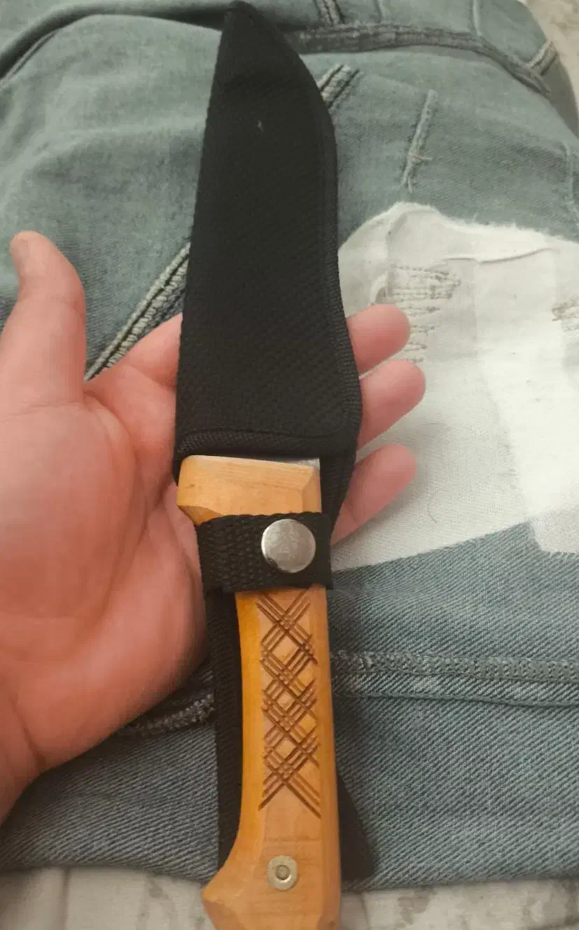 چاقو|کوهنوردی و کمپینگ|شیراز, کوشک میدان|دیوار