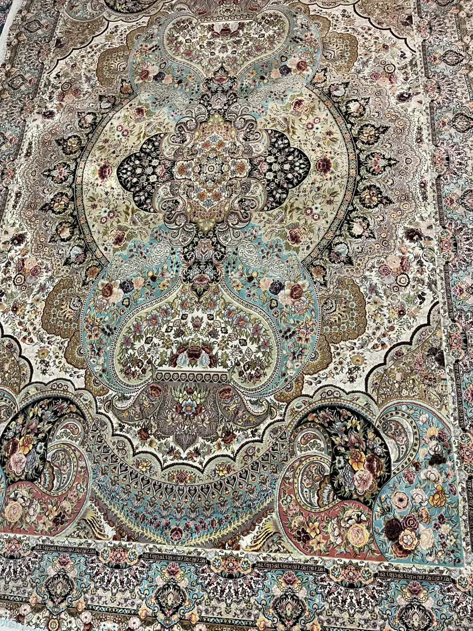 ۲ تخته فرش ۶ متری قیطران|فرش|تهران, نیروی هوایی (پیروزی)|دیوار