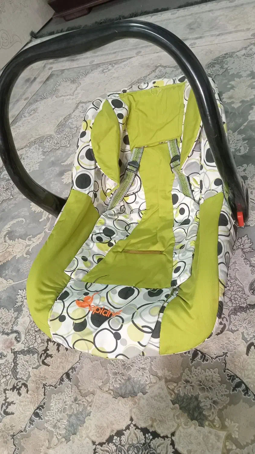 کریر و تاب بچه|کالسکه و لوازم جانبی|لاهیجان, انقلاب|دیوار