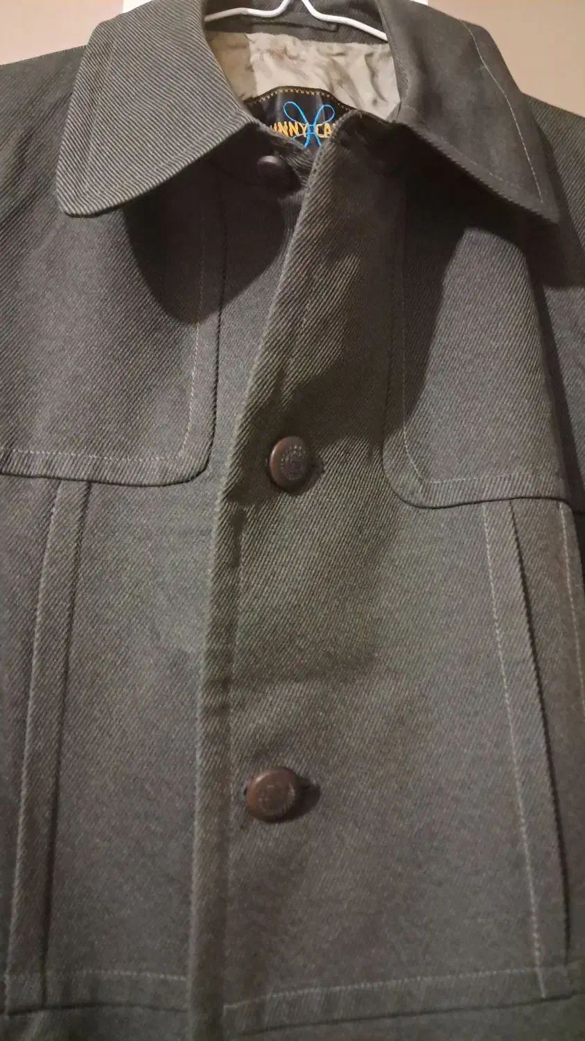 بارونی|لباس|میانه, |دیوار