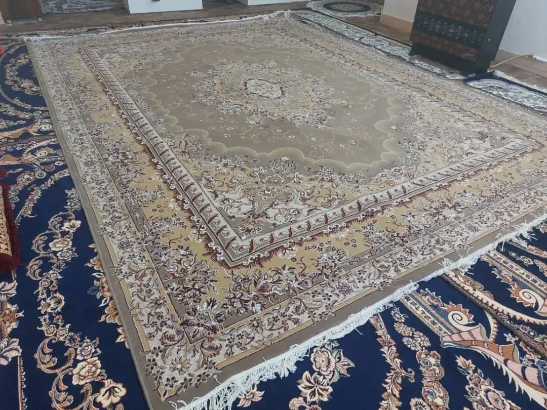 ۲تخته فرش ۱۲متری کرم گردویی|فرش|بروجرد, |دیوار