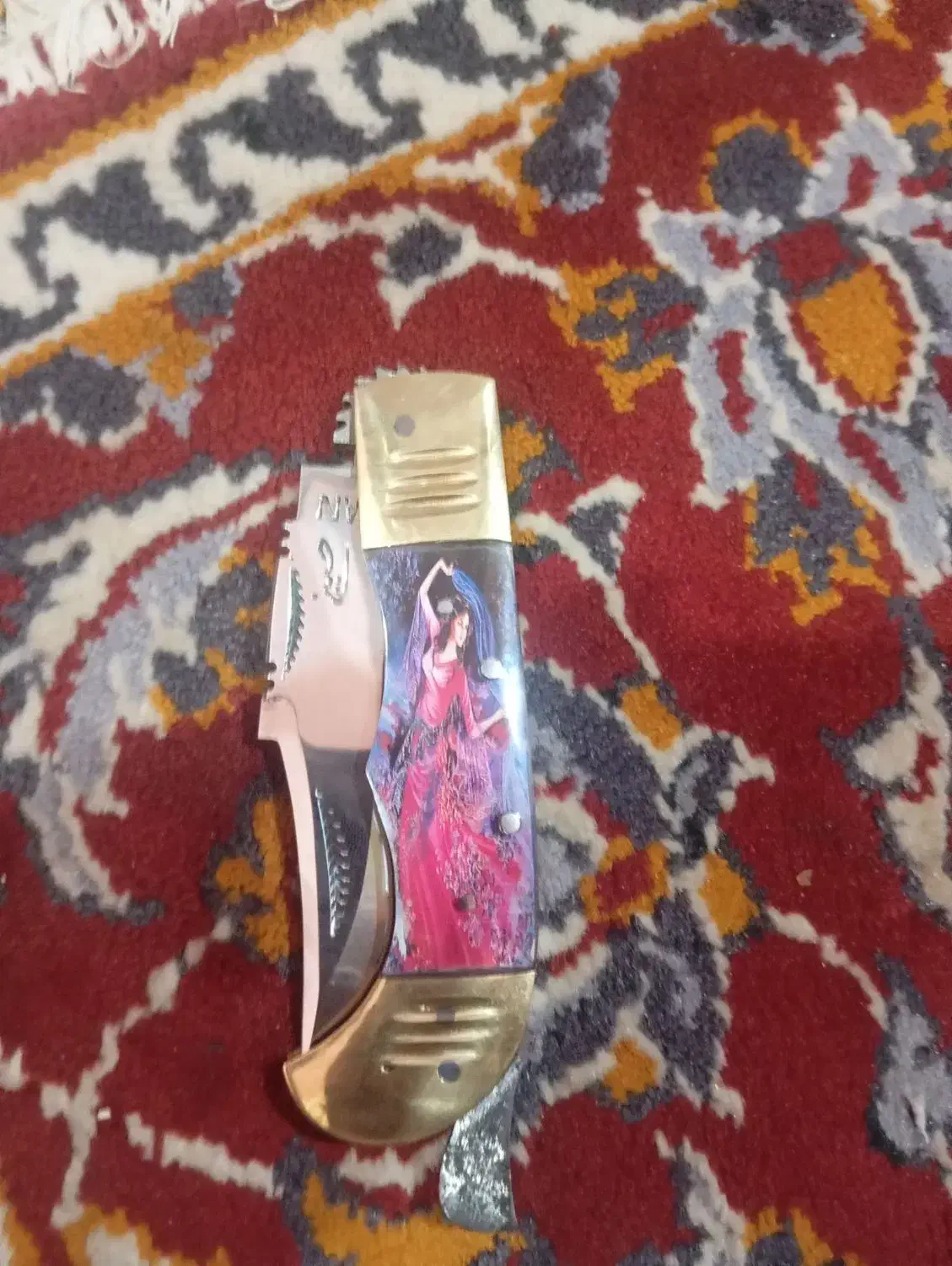 چاقو دنده ای لیلی مجنون|کلکسیون اشیاء عتیقه|زرند, |دیوار