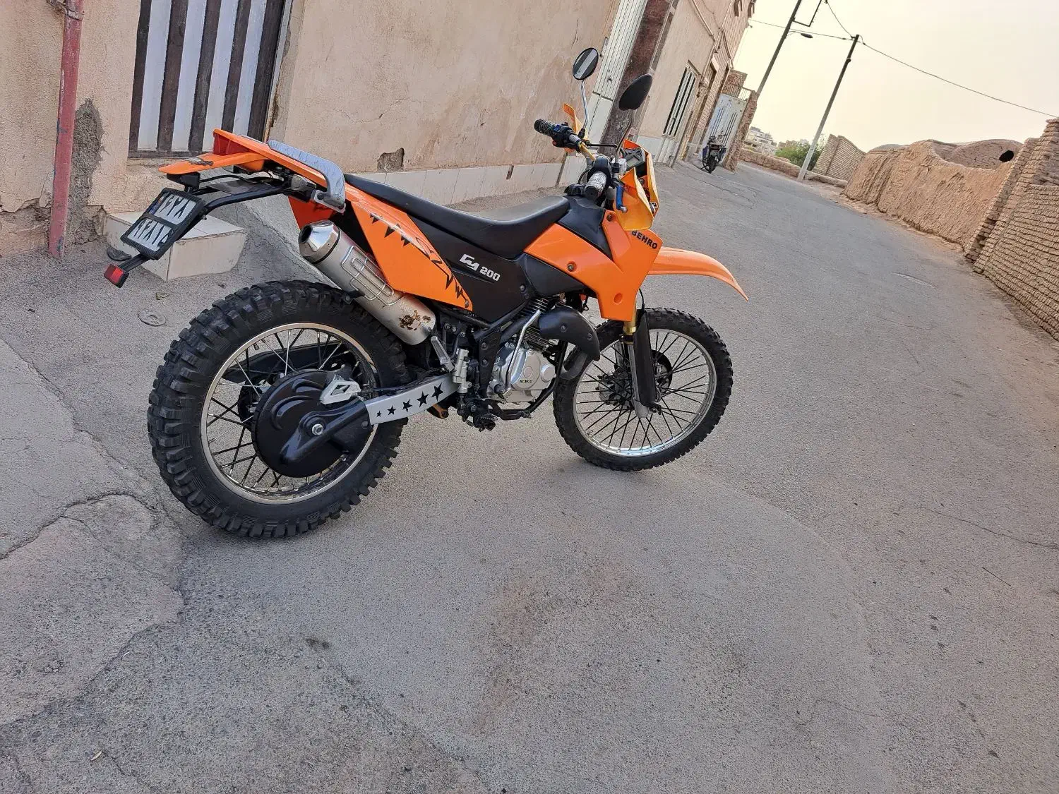 تریل بهرو مدل۱۴۰۰|موتورسیکلت|کاشان, فاز ۲ ناجی آباد|دیوار