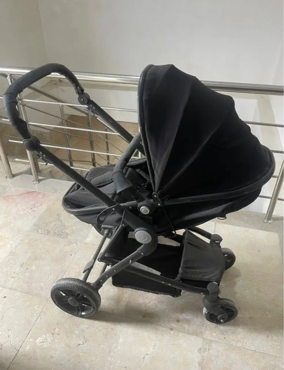 سرویس کالسکه و صندلی ماشین|کالسکه و لوازم جانبی|رشت, معلم|دیوار