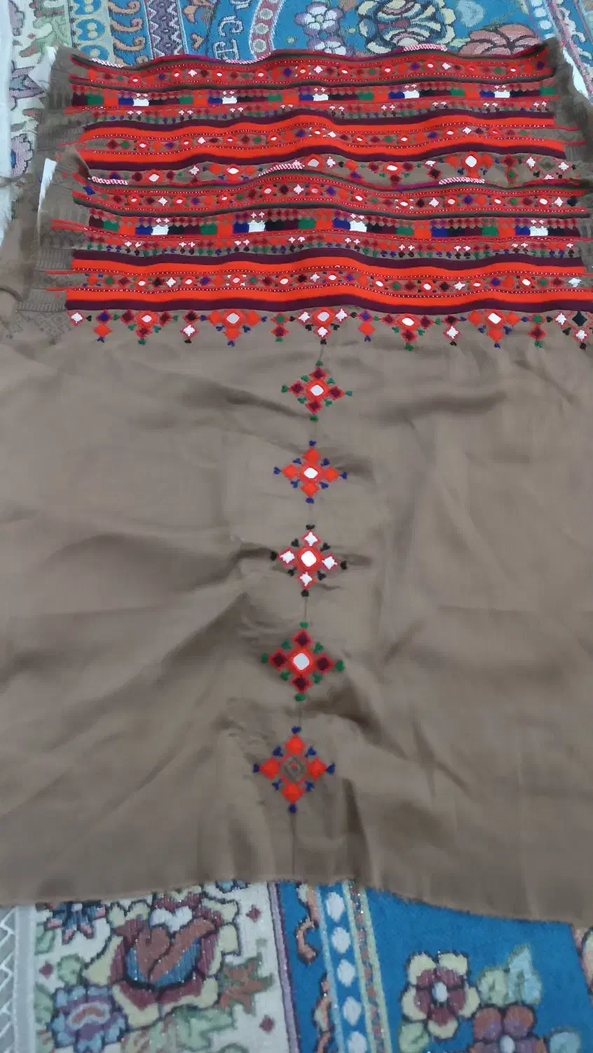 لباس فروشی دست دوز|لباس|خاش, |دیوار