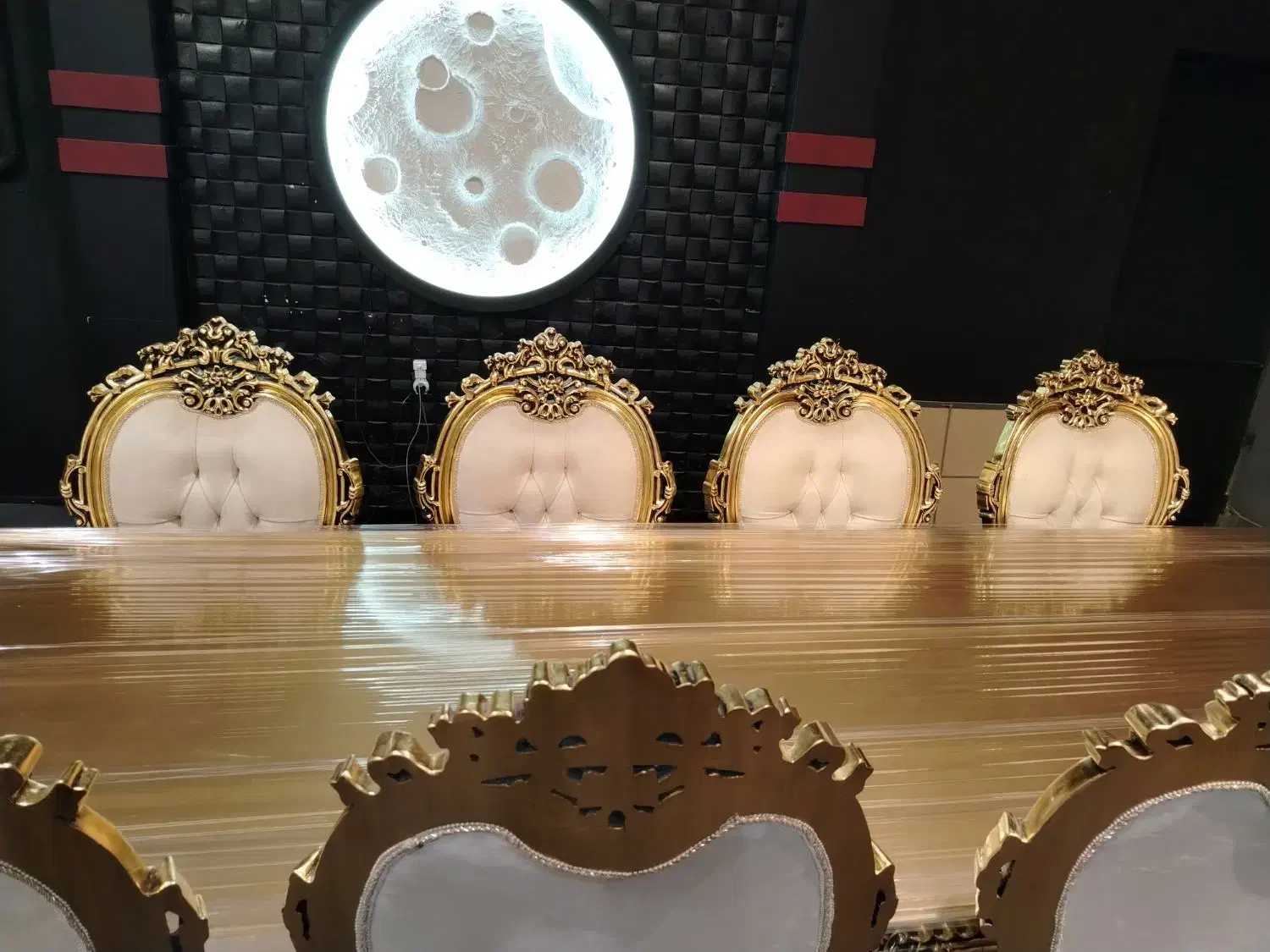 غذاخوری 10 نفره چوب راش ورق طلا|میز و صندلی غذاخوری|شاندیز, |دیوار