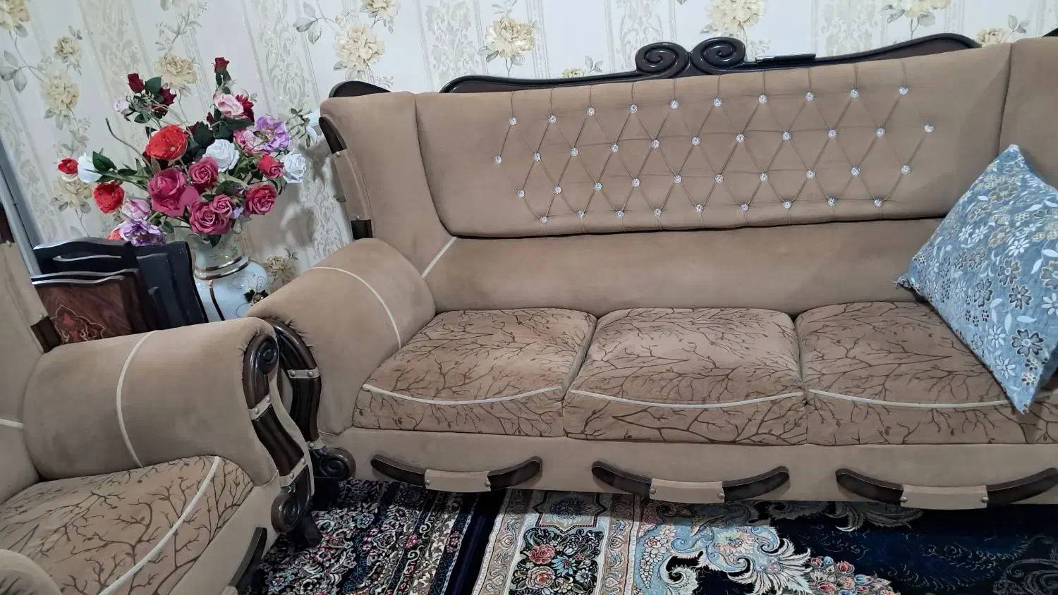 یک دست مبل هفت نفره|مبلمان خانگی و میز عسلی|گتاب, |دیوار