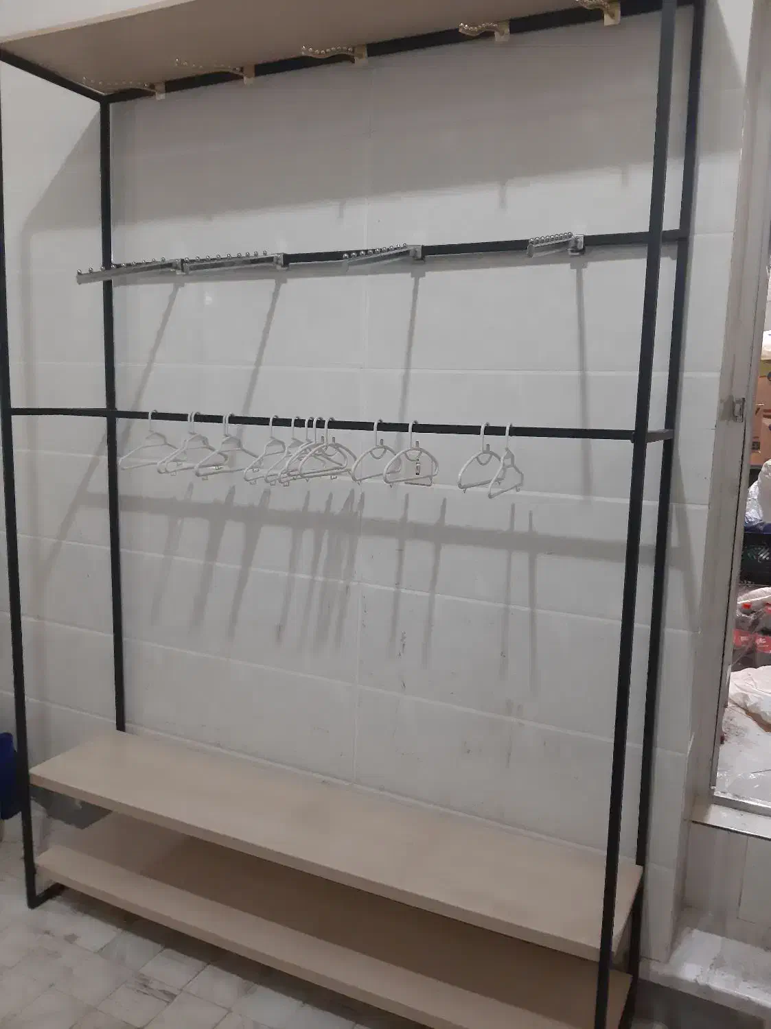 رگال لباس و قفسه و استند لباس|فروشگاه و مغازه|قم, هفت تیر|دیوار