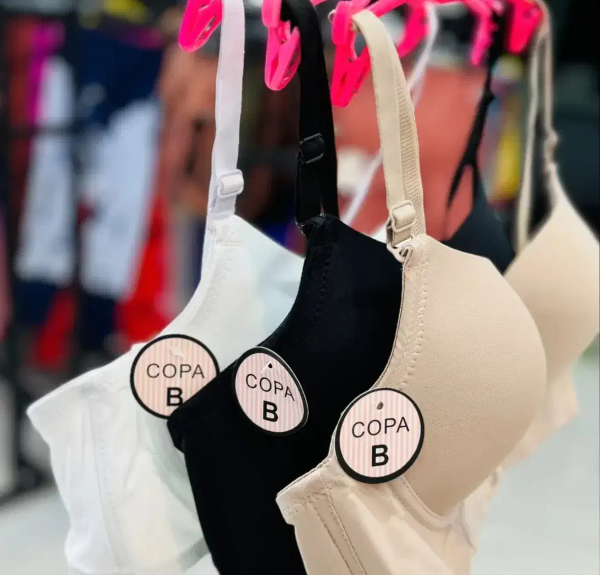 سوتین اسفنجی کاپB رنگ سفید سایز ۷۵تا ۸۵|لباس|قم, سربخش|دیوار