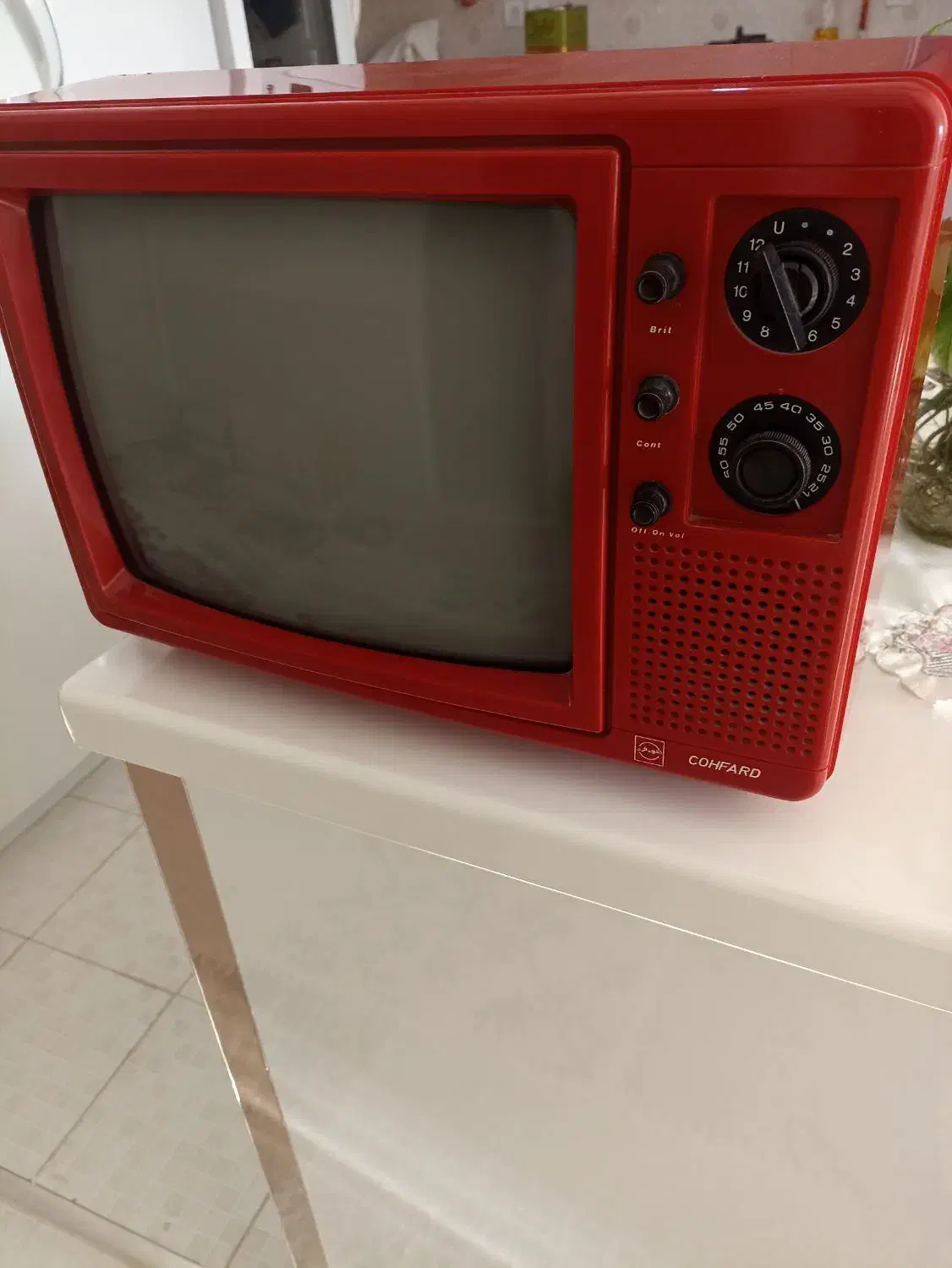 تلویزیون سیاه و سفید کوه فرد|تلویزیون و پروژکتور|کرمان, |دیوار