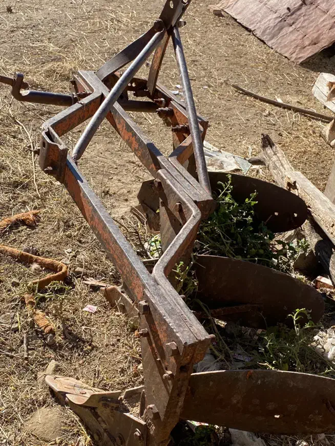 گاو‌اهن|ماشین‌آلات صنعتی|هوراند, |دیوار