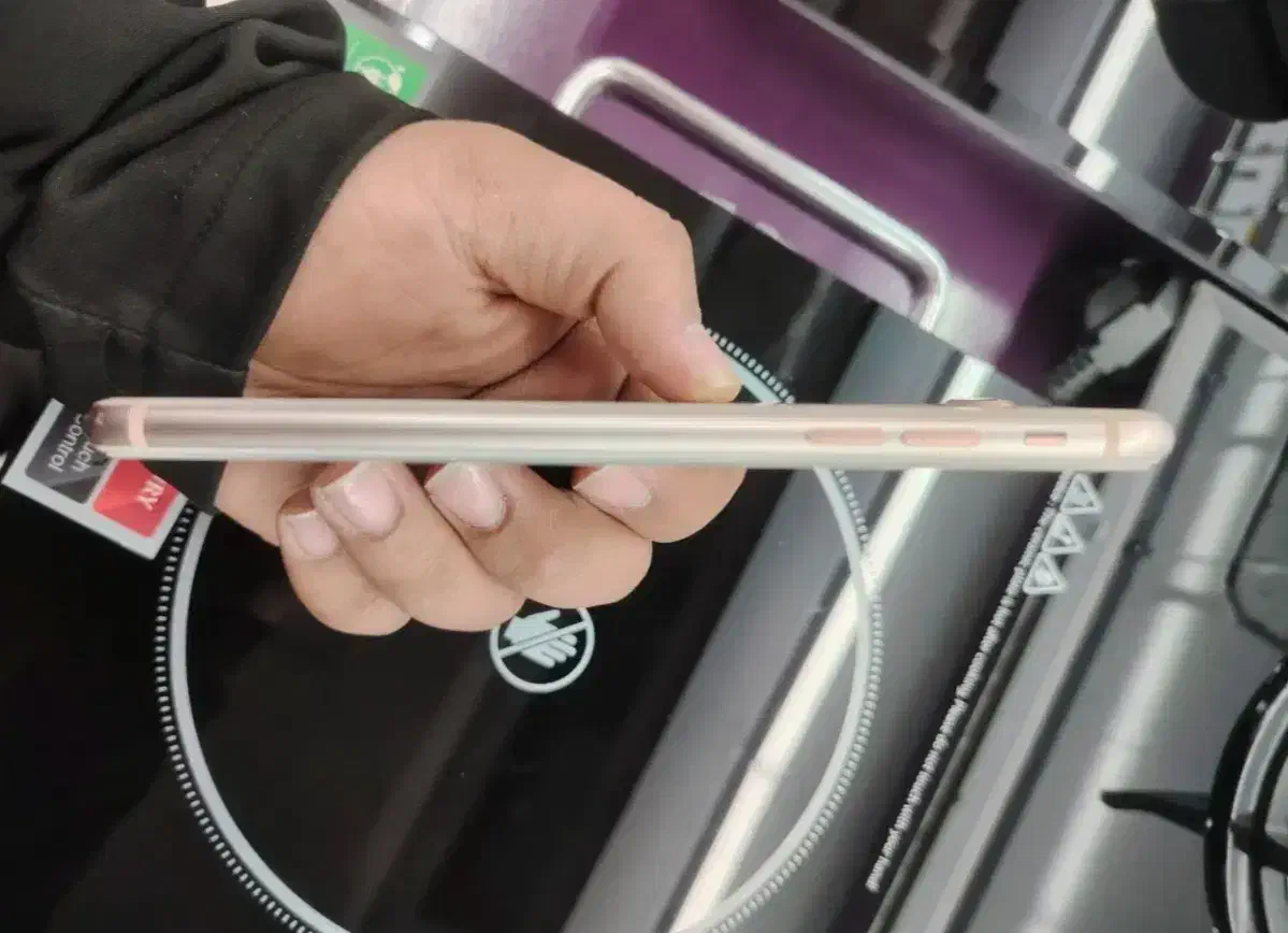 آیفون 8 پلاس 64 گیگابایت|موبایل|اصفهان, شهرک کاوه|دیوار