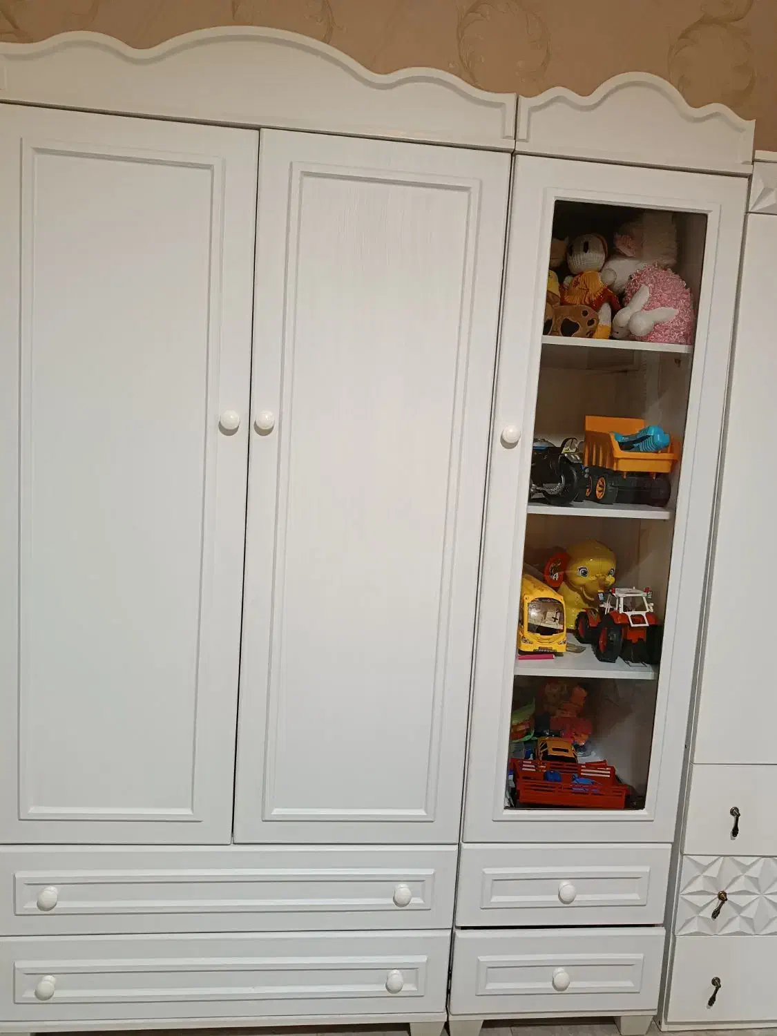 کمد و تخت|جاکفشی، کمد، دراور|بهارستان, |دیوار