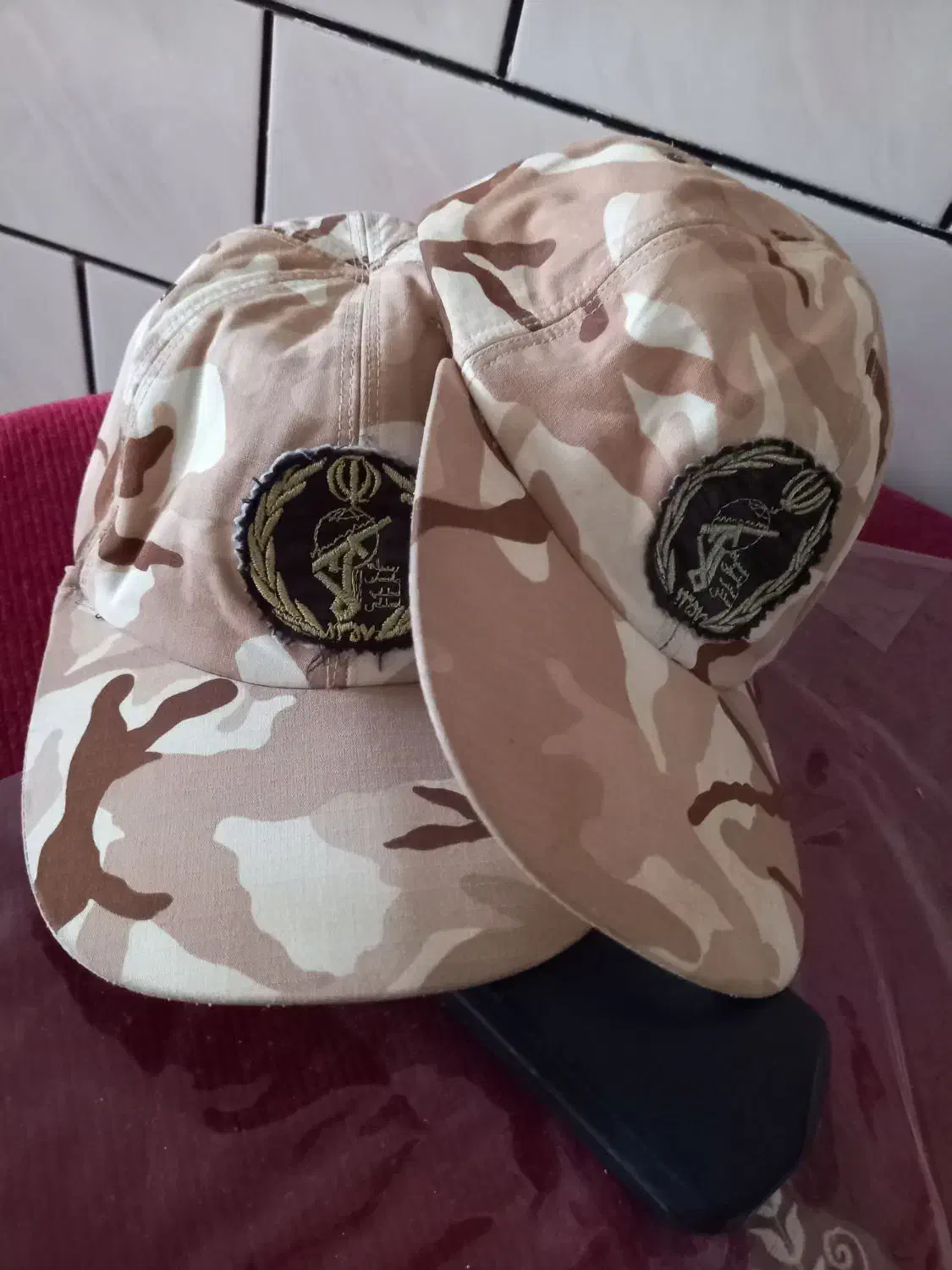 کلاه سربازی|کیف، کفش، کمربند|کاشان, میدانگاه آقا|دیوار